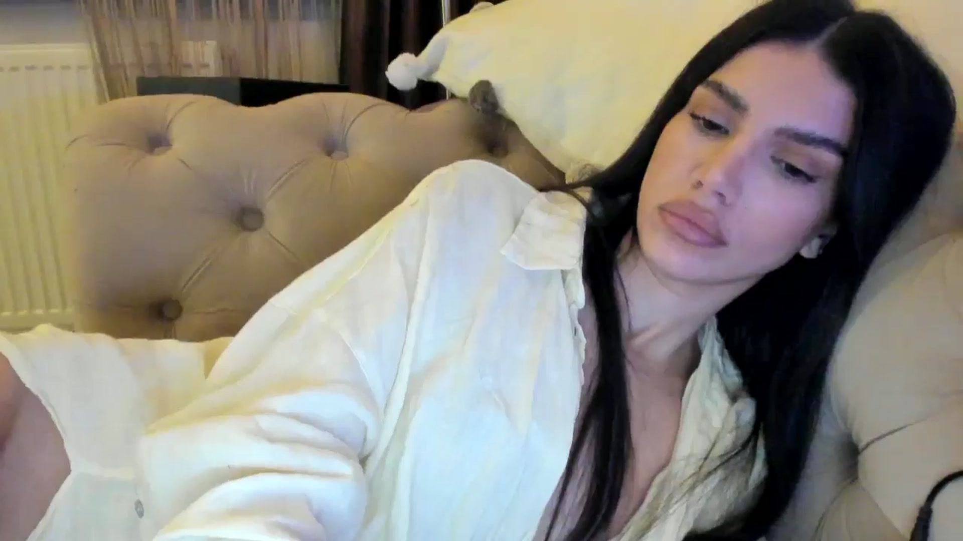 Gallery image thumbnail from SashaLopez's myfreecams stream on, 10/02/2024, 24:04 image 5 of 20