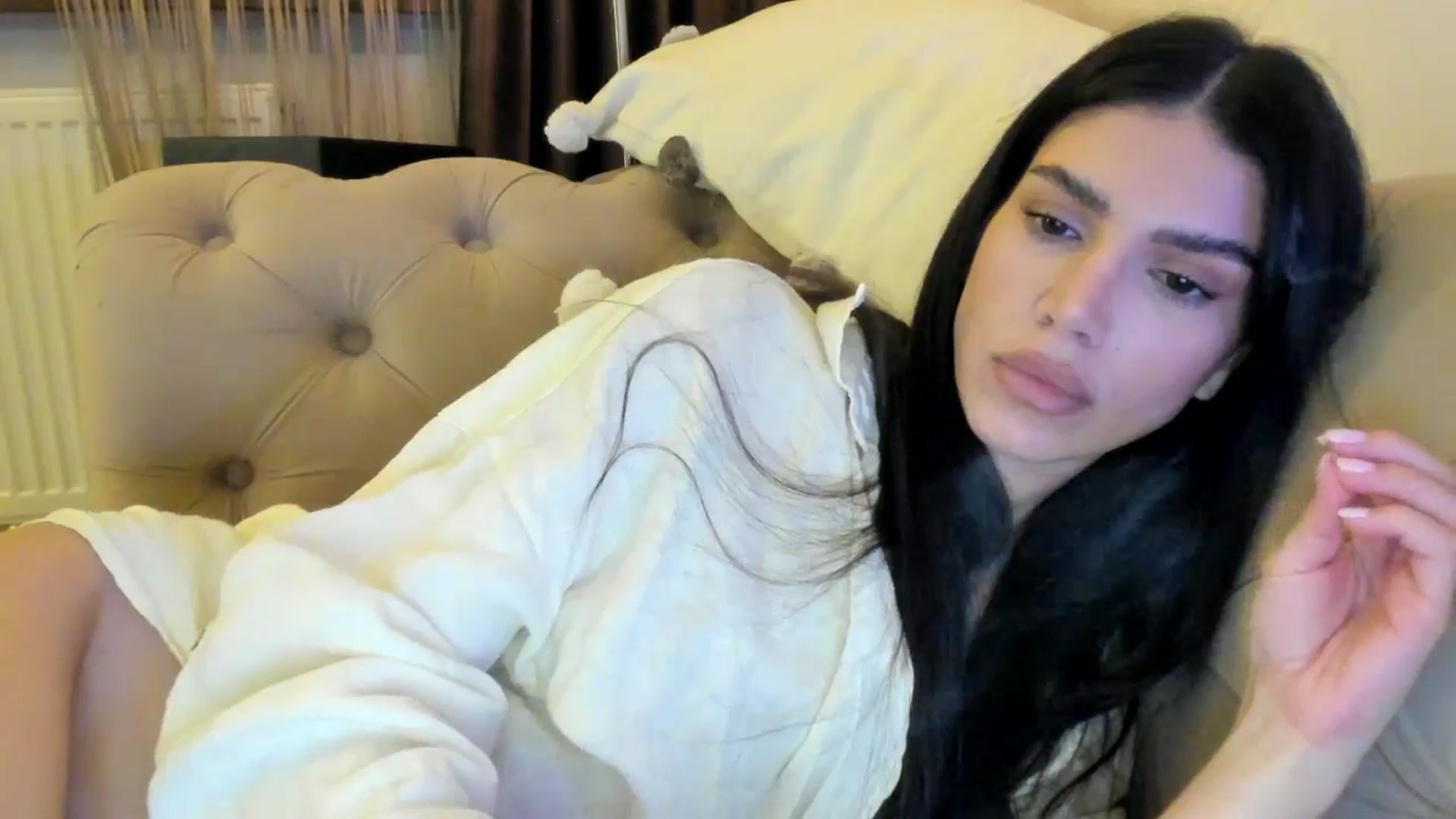 Gallery image thumbnail from SashaLopez's myfreecams stream on, 10/02/2024, 24:04 image 7 of 20