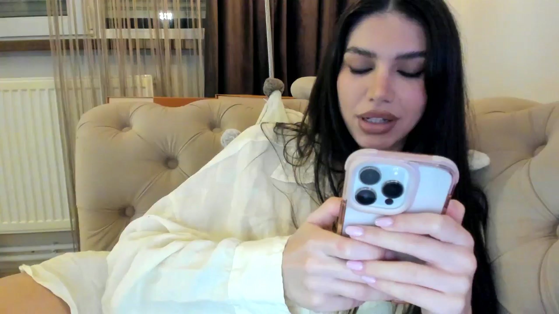 Gallery image thumbnail from SashaLopez's myfreecams stream on, 10/05/2024, 20:54 image 15 of 20