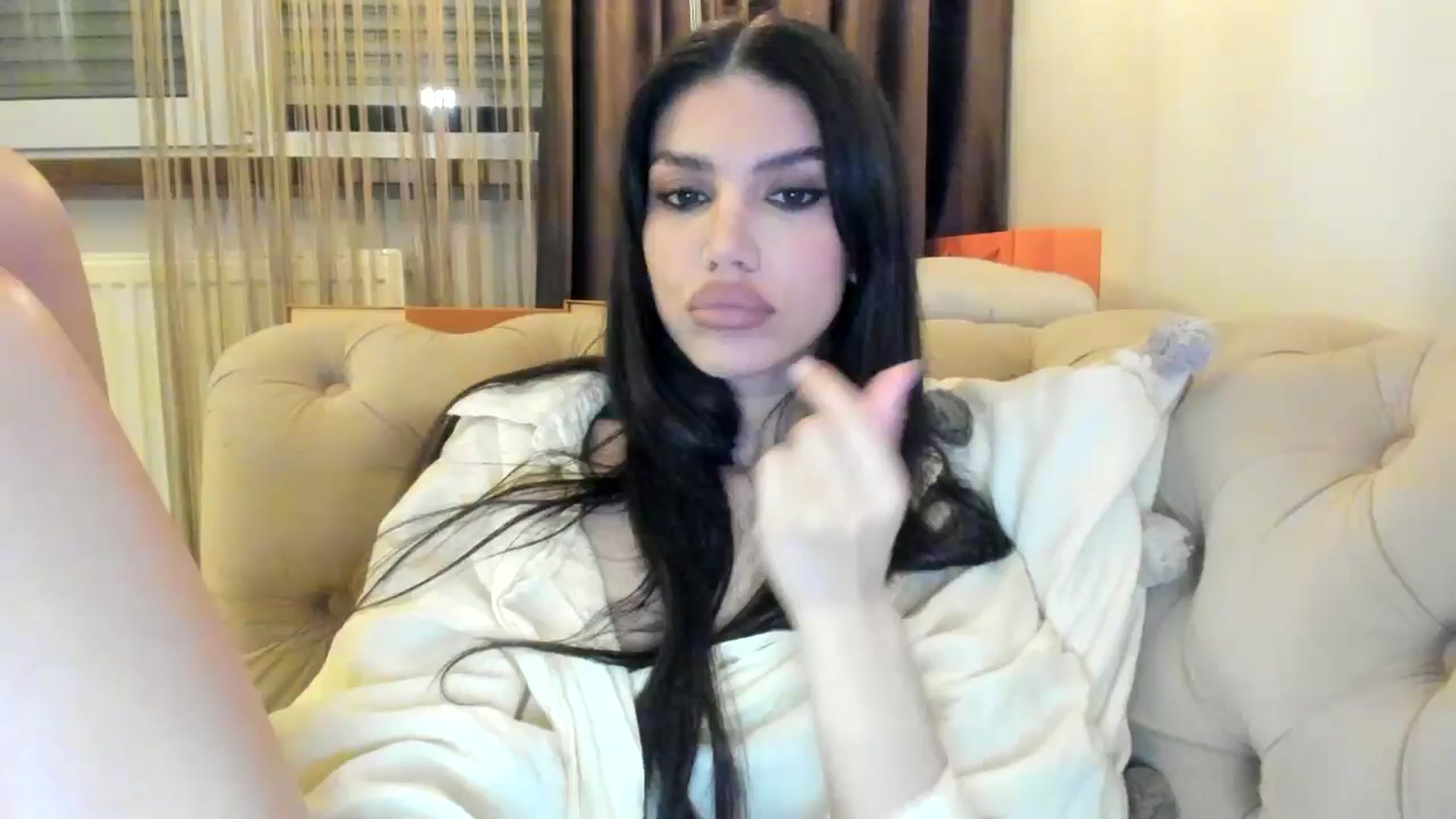 Gallery image thumbnail from SashaLopez's myfreecams stream on, 10/05/2024, 20:54 image 1 of 20