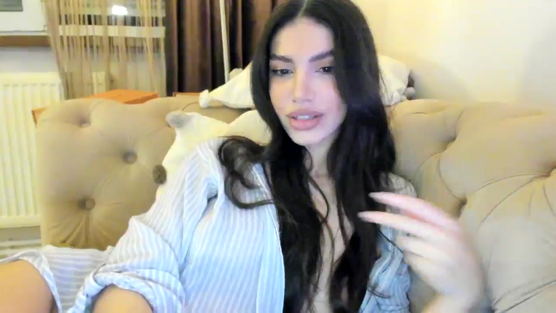 Gallery image thumbnail from SashaLopez's myfreecams stream on, 10/06/2024, 20:47 image 2 of 20