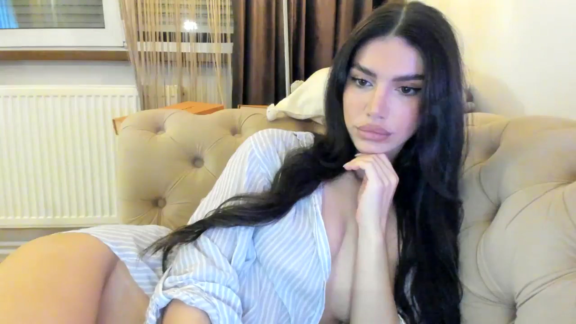 Gallery image thumbnail from SashaLopez's myfreecams stream on, 10/06/2024, 20:47 image 10 of 20
