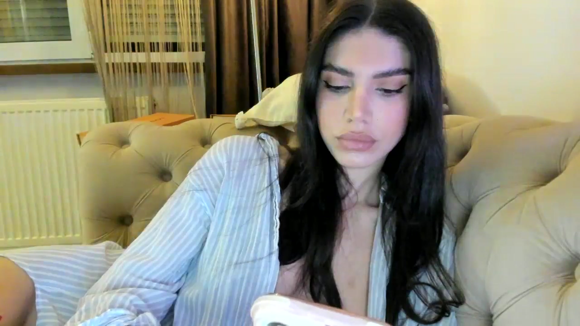Gallery image thumbnail from SashaLopez's myfreecams stream on, 10/06/2024, 22:17 image 9 of 20