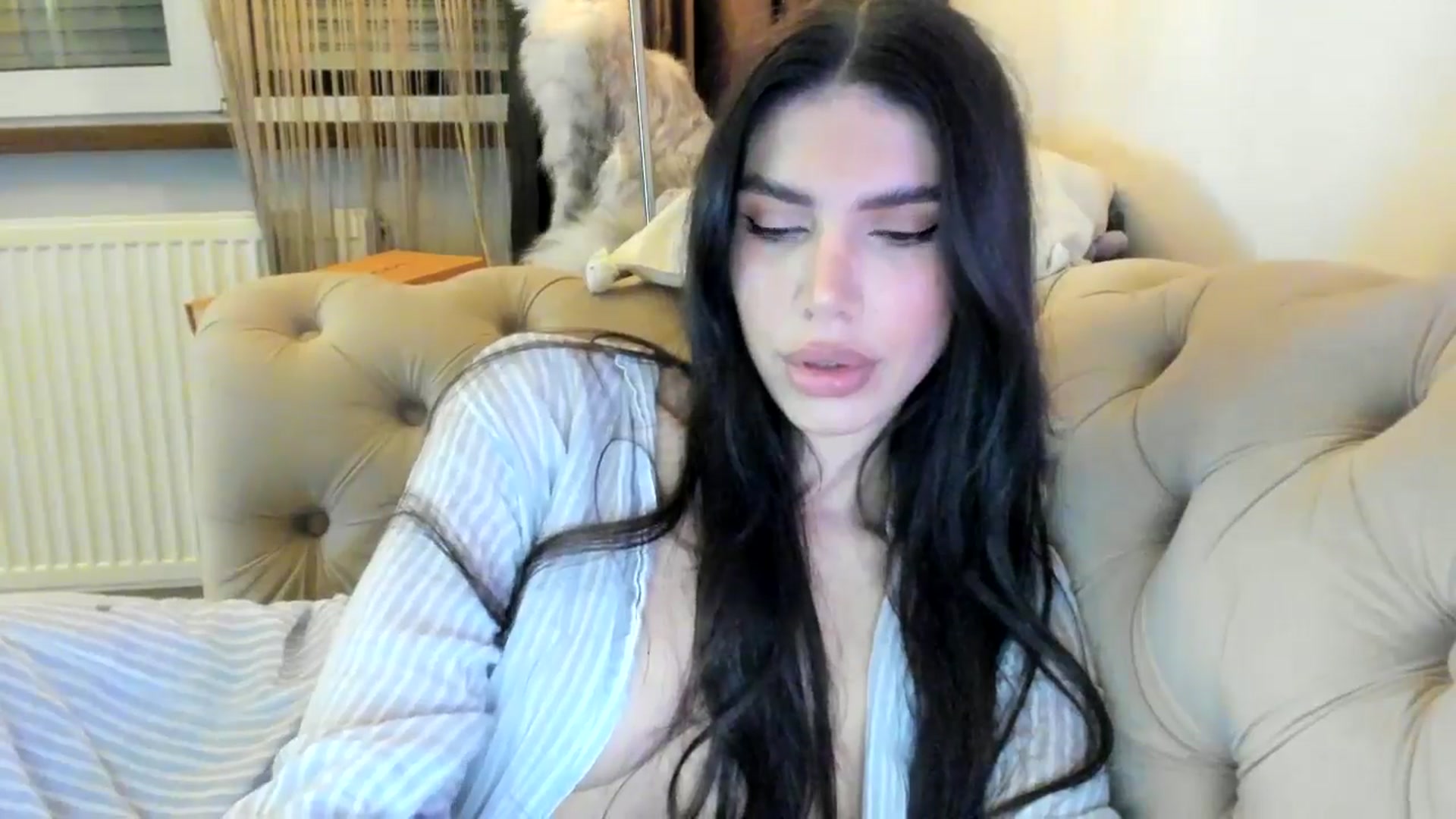 Gallery image thumbnail from SashaLopez's myfreecams stream on, 10/06/2024, 22:17 image 4 of 20