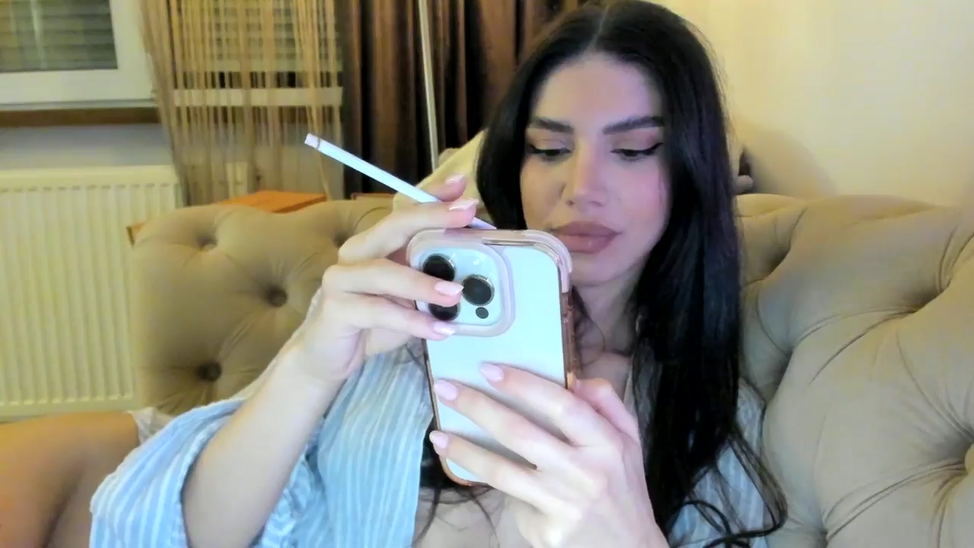 Gallery image thumbnail from SashaLopez's myfreecams stream on, 10/06/2024, 22:17 image 11 of 20