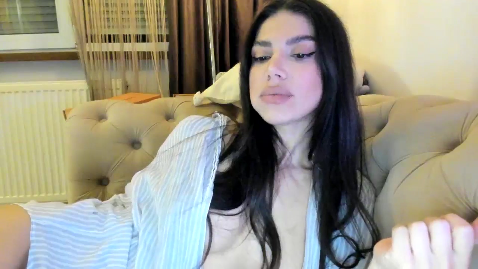 Gallery image thumbnail from SashaLopez's myfreecams stream on, 10/06/2024, 22:17 image 10 of 20