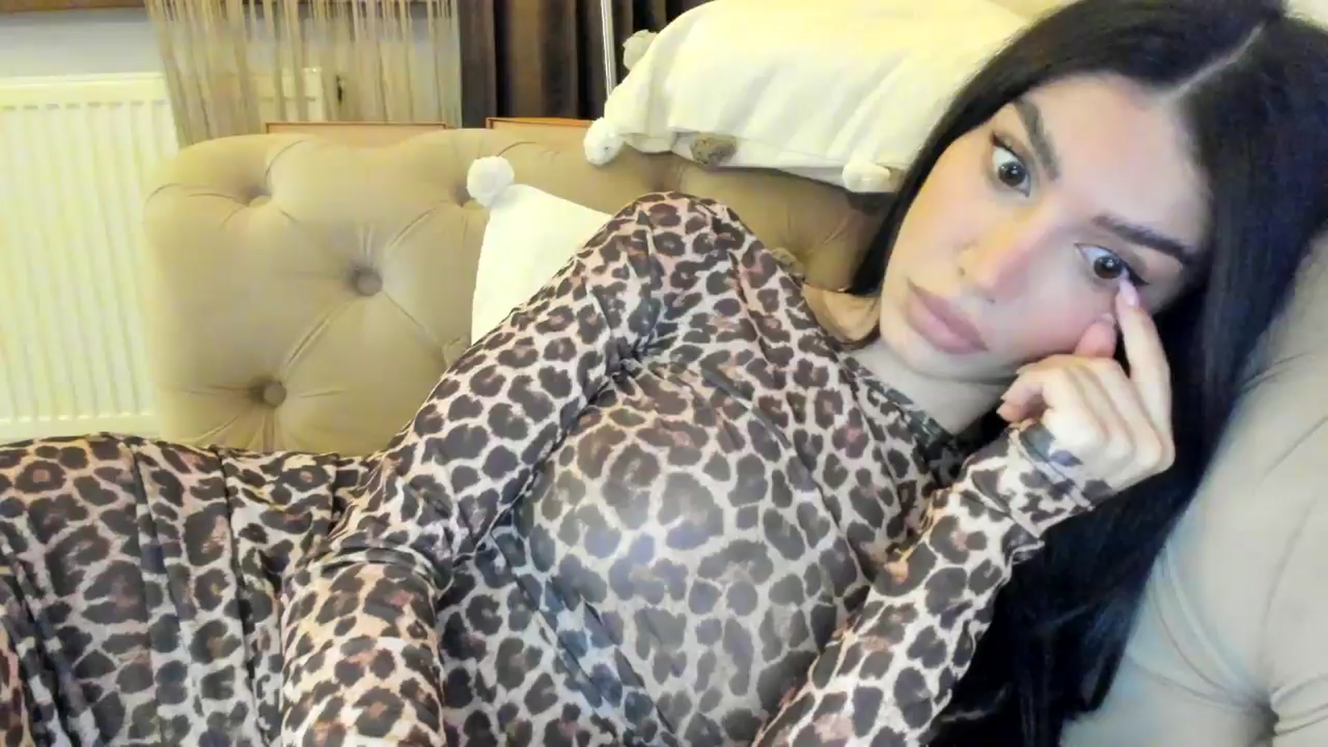 Gallery image thumbnail from SashaLopez's myfreecams stream on, 10/07/2024, 21:10 image 11 of 20