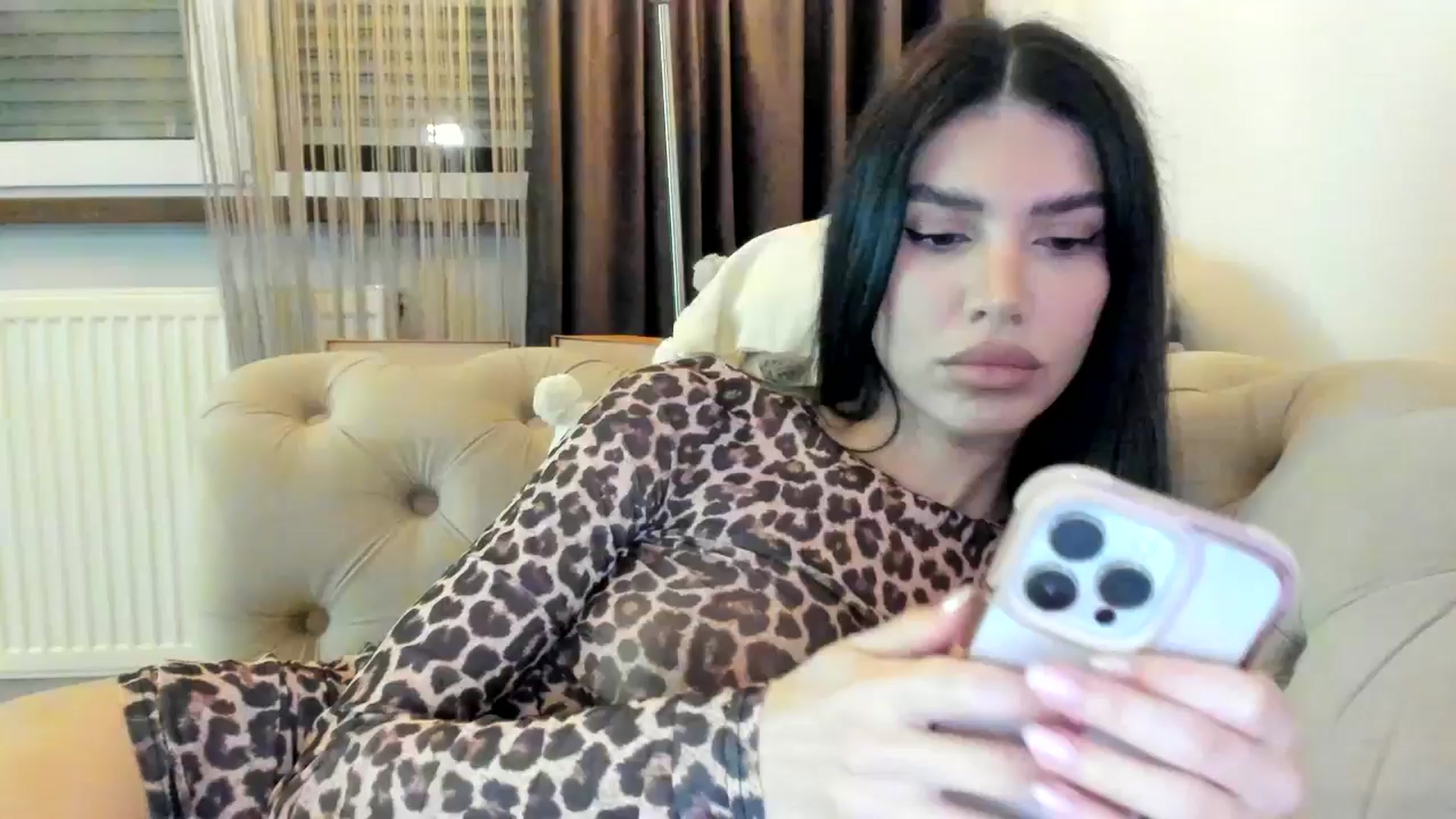 Gallery image thumbnail from SashaLopez's myfreecams stream on, 10/07/2024, 21:10 image 6 of 20