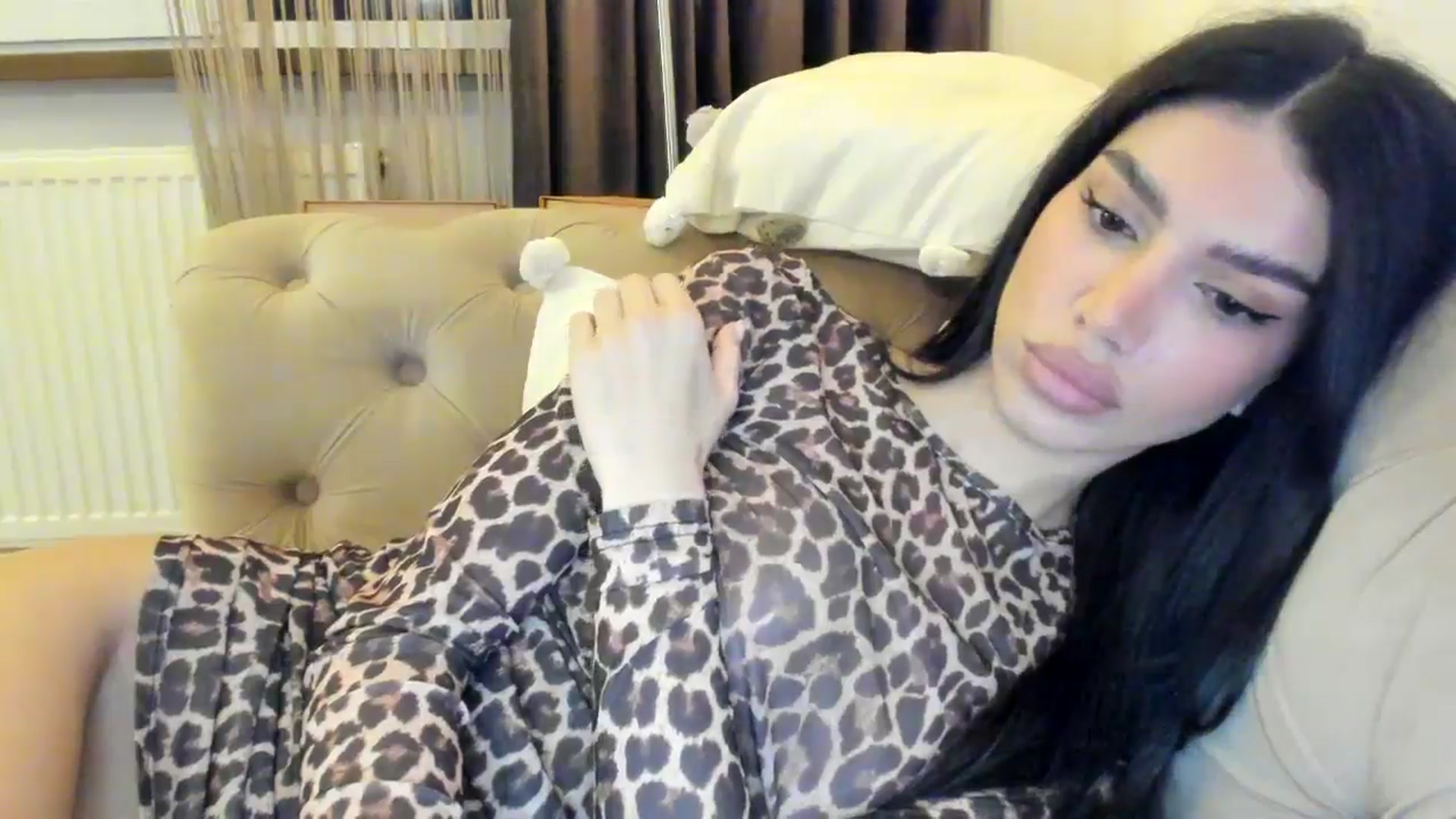 Gallery image thumbnail from SashaLopez's myfreecams stream on, 10/07/2024, 21:10 image 9 of 20