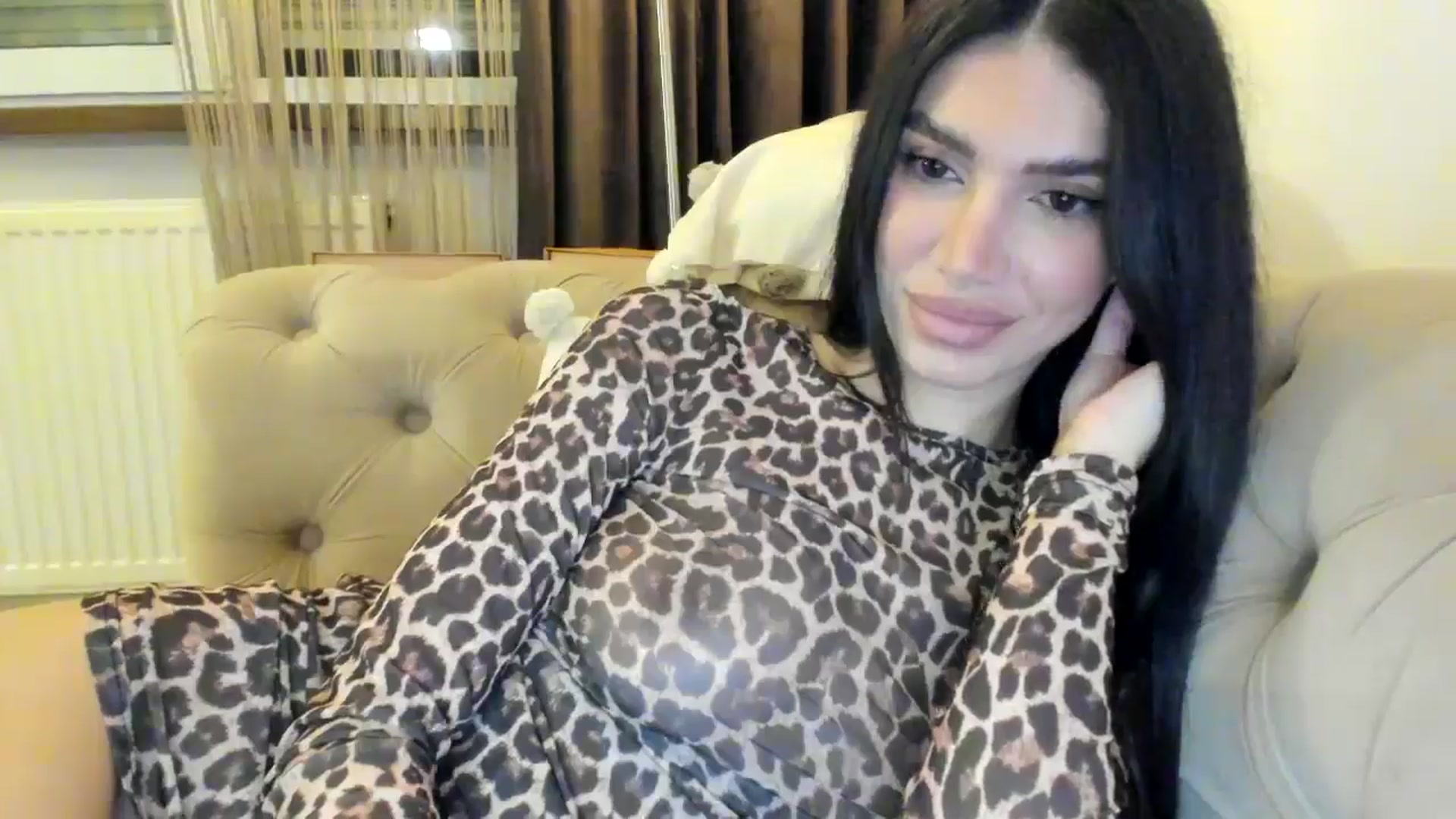 Gallery image thumbnail from SashaLopez's myfreecams stream on, 10/07/2024, 21:10 image 8 of 20