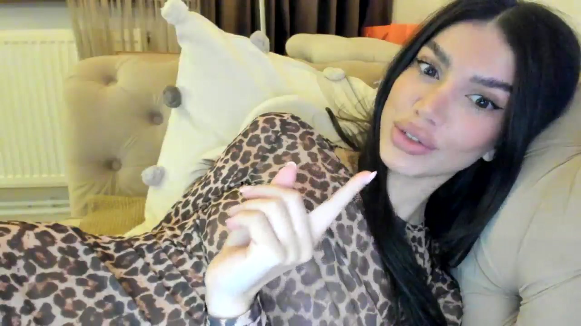 Gallery image thumbnail from SashaLopez's myfreecams stream on, 10/07/2024, 22:58 image 9 of 20