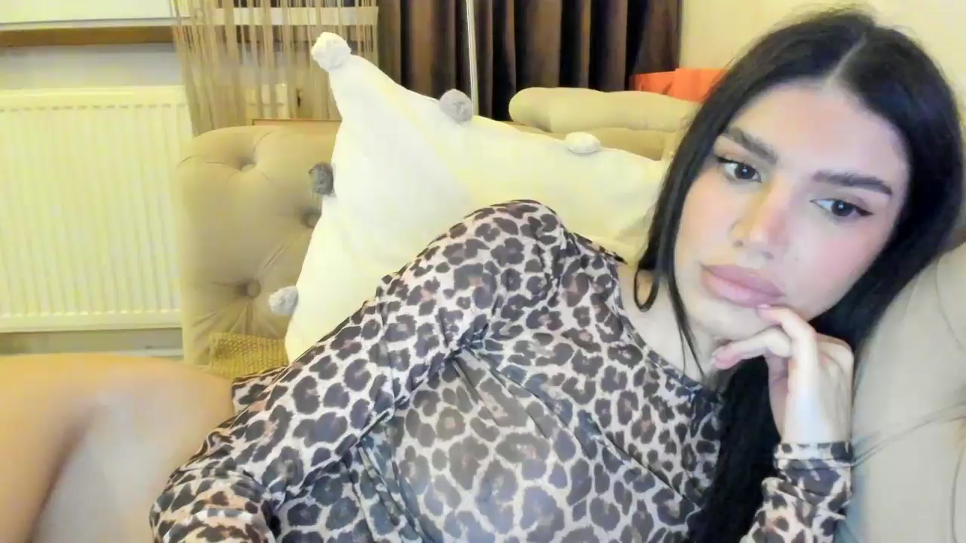 Gallery image thumbnail from SashaLopez's myfreecams stream on, 10/07/2024, 22:58 image 1 of 20