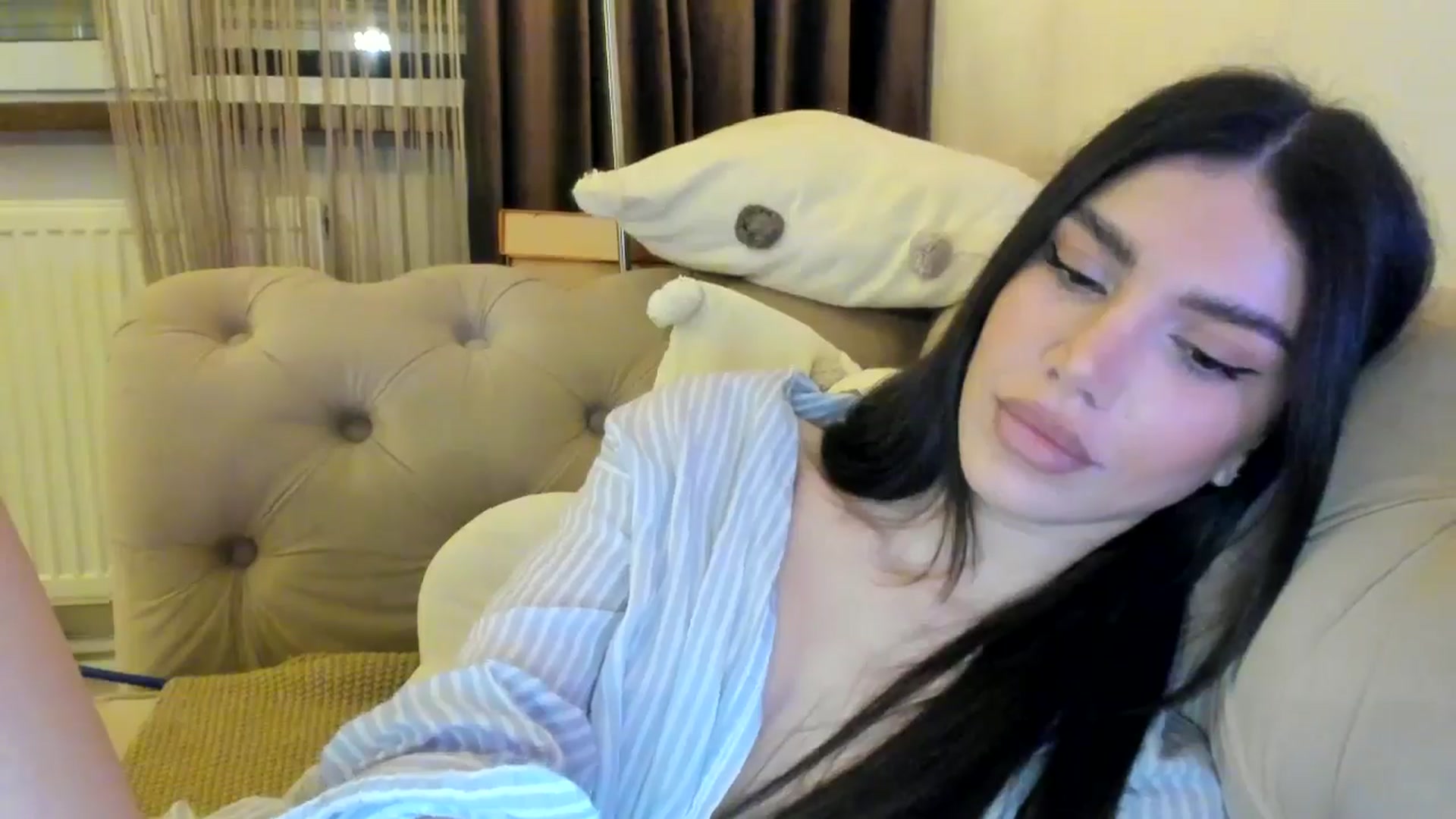 Gallery image thumbnail from SashaLopez's myfreecams stream on, 10/09/2024, 22:15 image 9 of 20