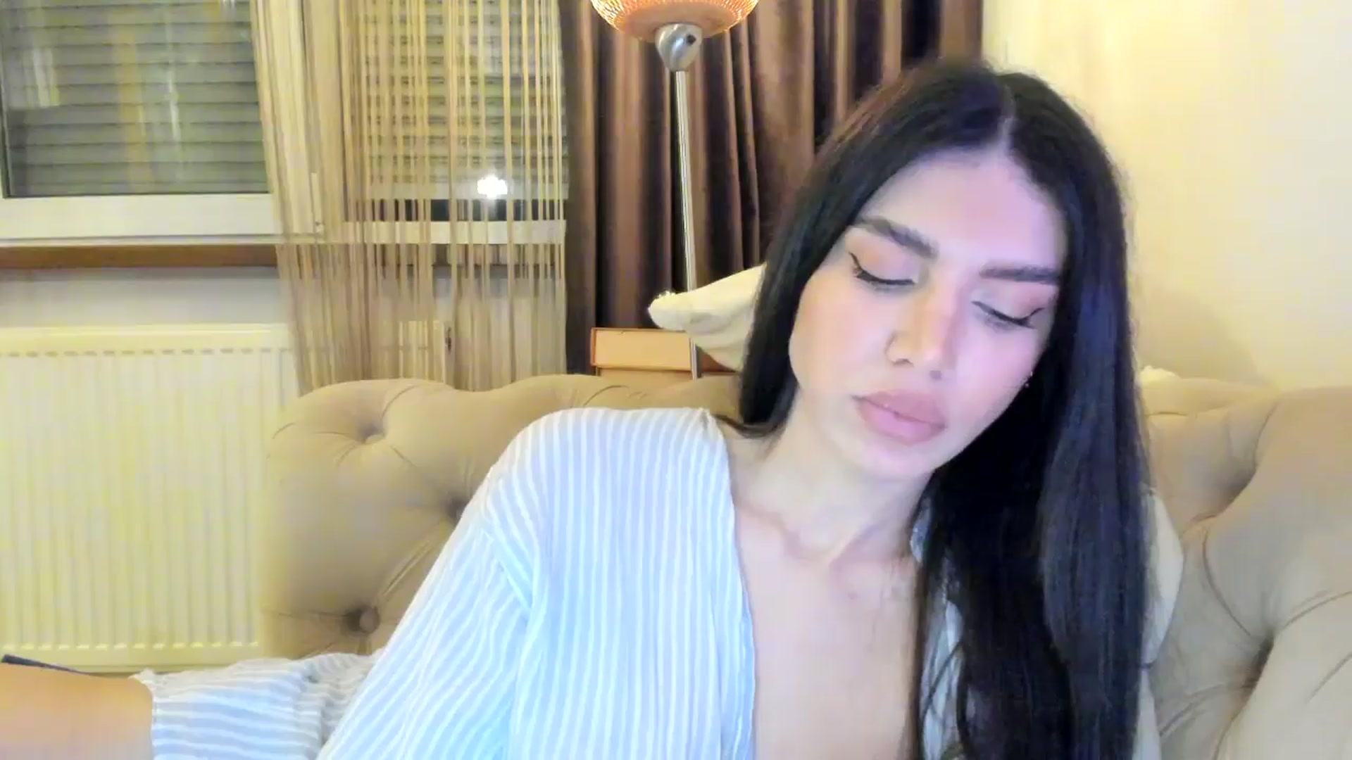 Gallery image thumbnail from SashaLopez's myfreecams stream on, 10/09/2024, 22:15 image 17 of 20