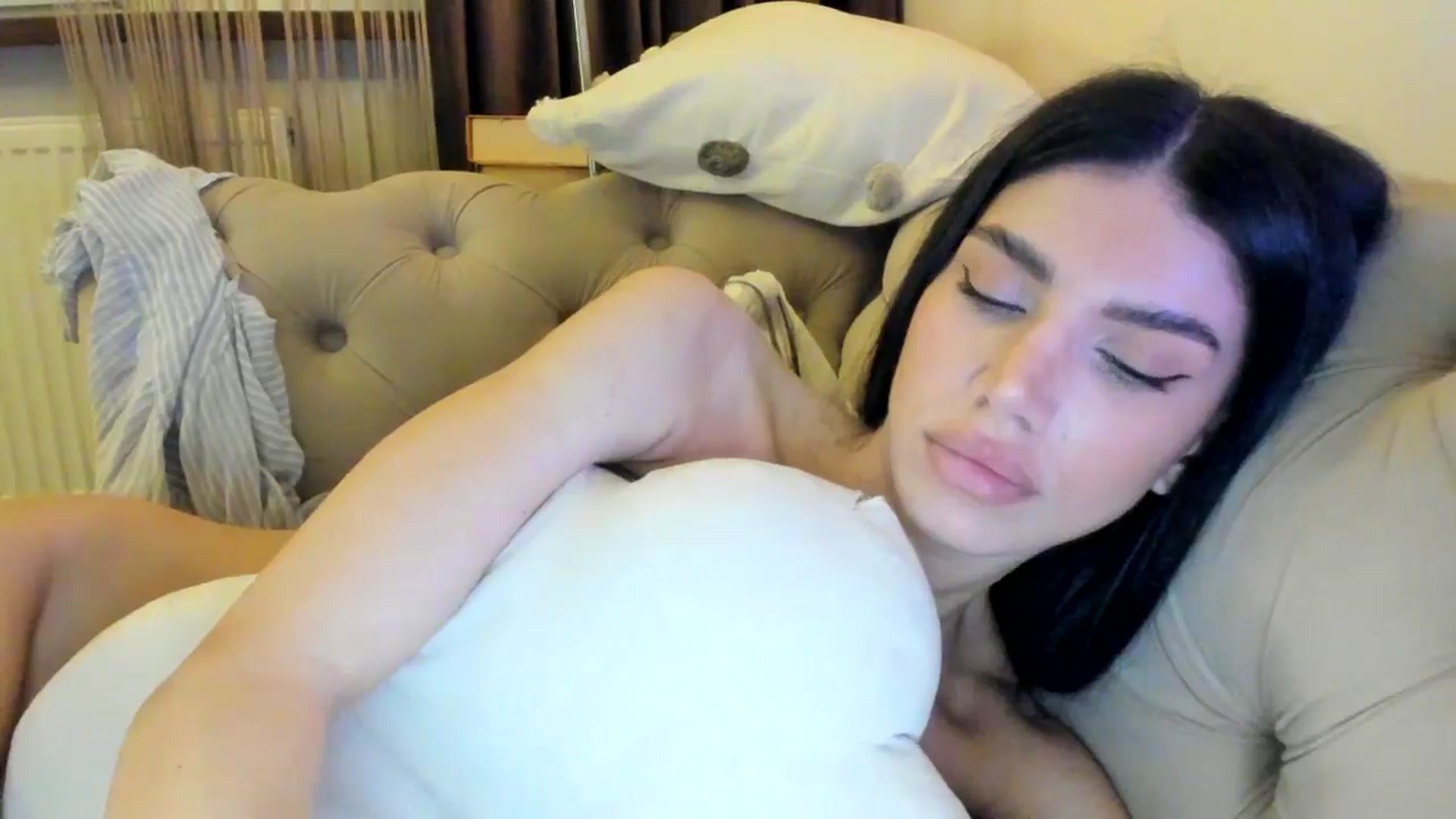Gallery image thumbnail from SashaLopez's myfreecams stream on, 10/09/2024, 23:38 image 17 of 20