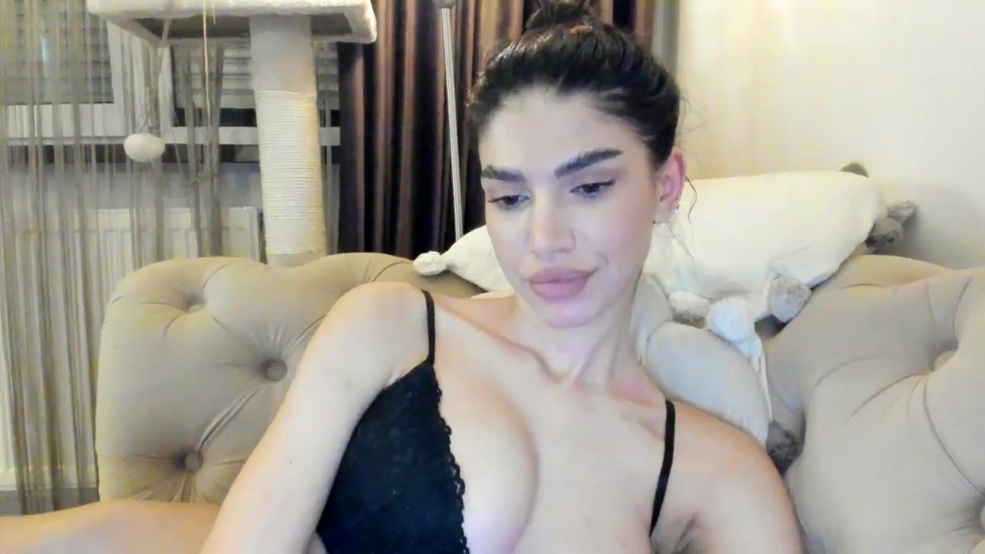 Gallery image thumbnail from SashaLopez's myfreecams stream on, 10/15/2024, 21:37 image 17 of 20