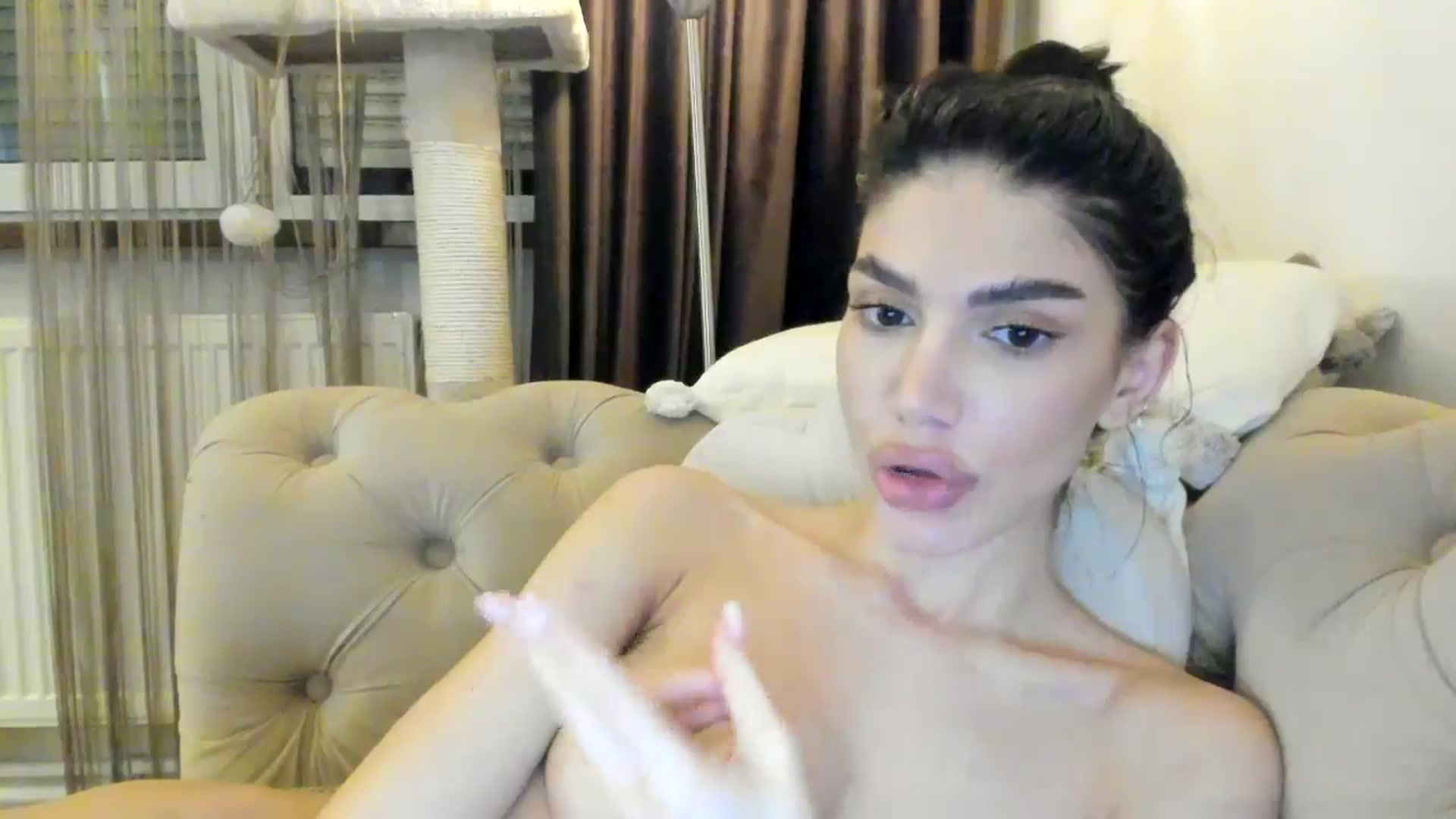 Gallery image thumbnail from SashaLopez's myfreecams stream on, 10/15/2024, 21:37 image 6 of 20
