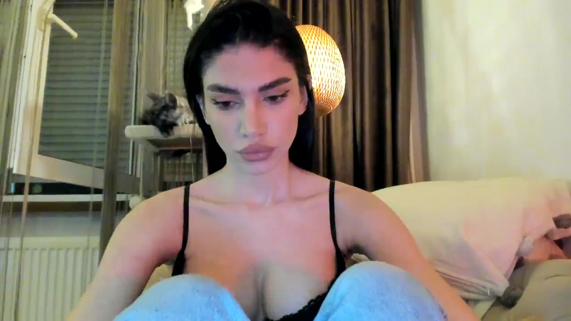 Gallery image thumbnail from SashaLopez's myfreecams stream on, 10/20/2024, 21:50 image 12 of 20