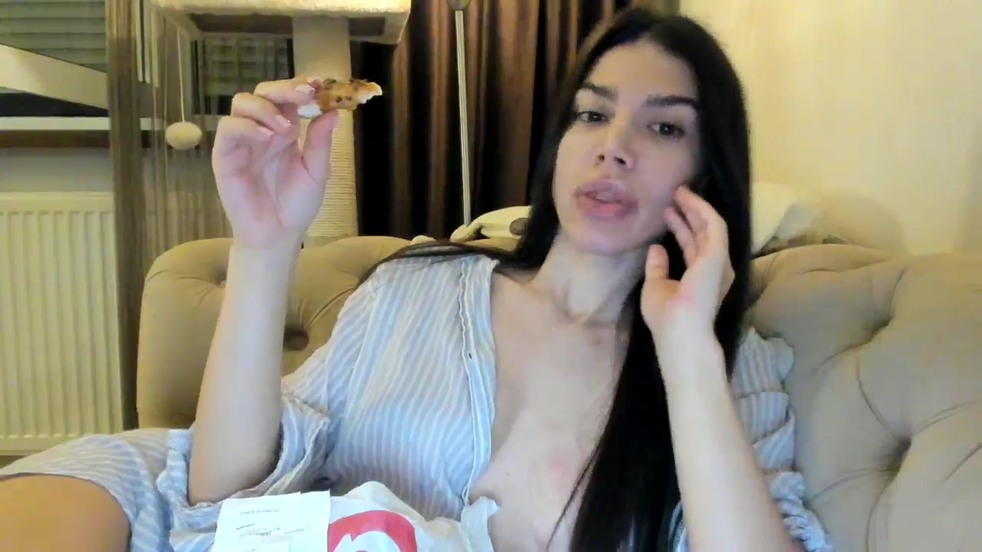 Gallery image thumbnail from SashaLopez's myfreecams stream on, 10/28/2024, 21:02 image 16 of 20