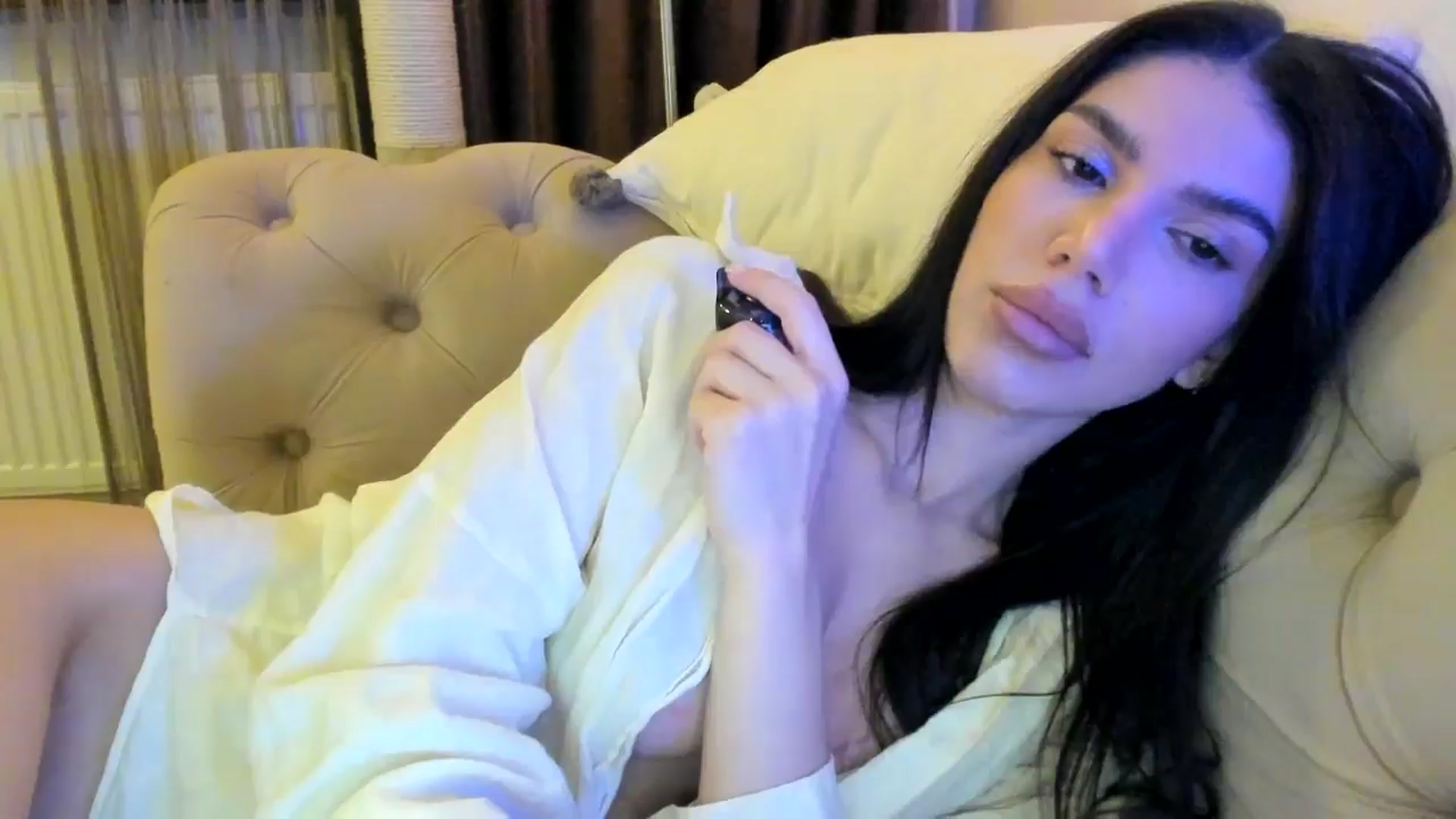 Gallery image thumbnail from SashaLopez's myfreecams stream on, 11/03/2024, 23:01 image 6 of 20