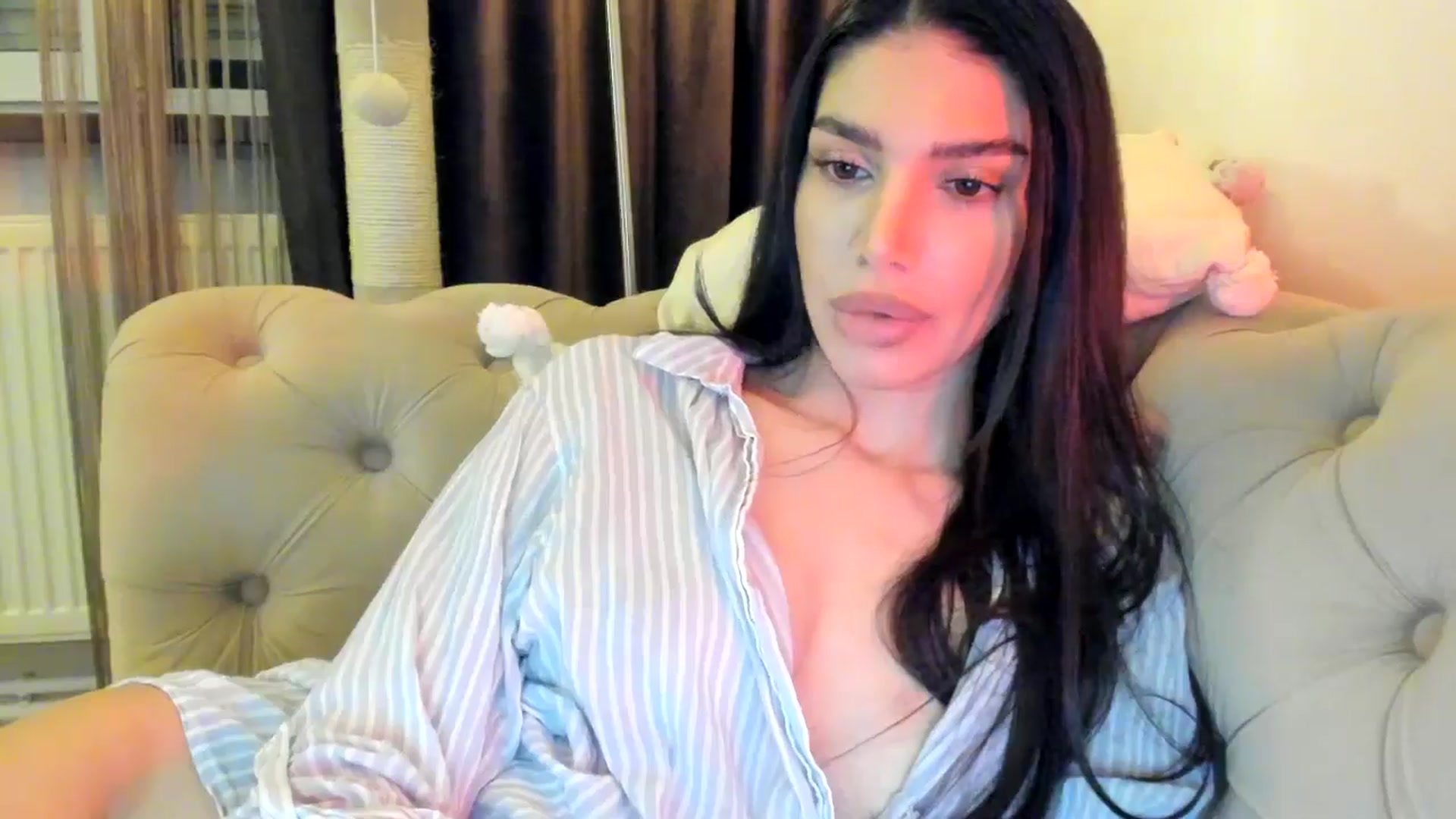 Gallery image thumbnail from SashaLopez's myfreecams stream on, 11/06/2024, 22:25 image 4 of 20