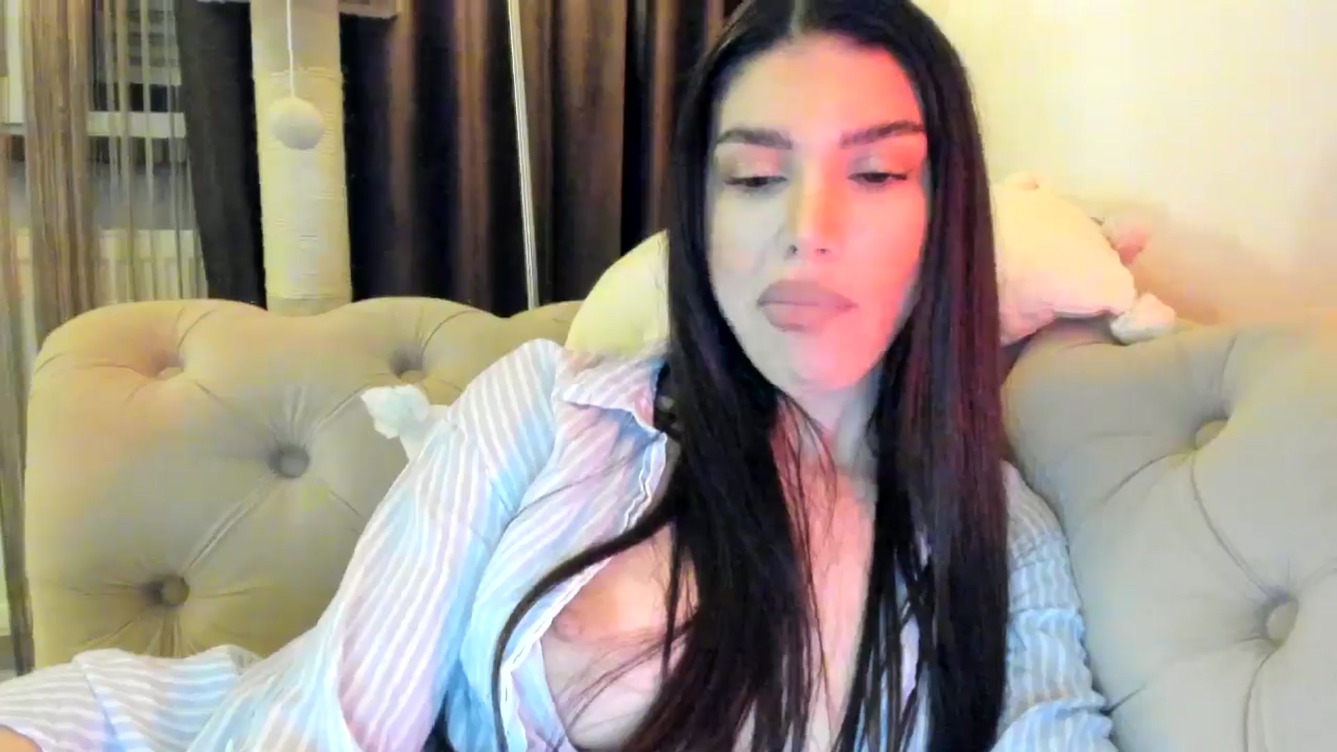 Gallery image thumbnail from SashaLopez's myfreecams stream on, 11/06/2024, 22:25 image 15 of 20