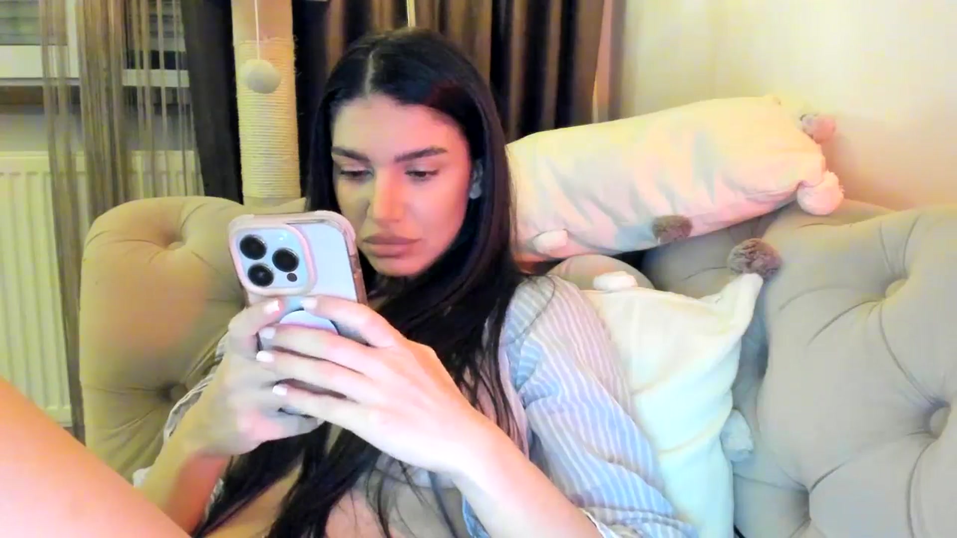 Gallery image thumbnail from SashaLopez's myfreecams stream on, 11/06/2024, 22:25 image 10 of 20