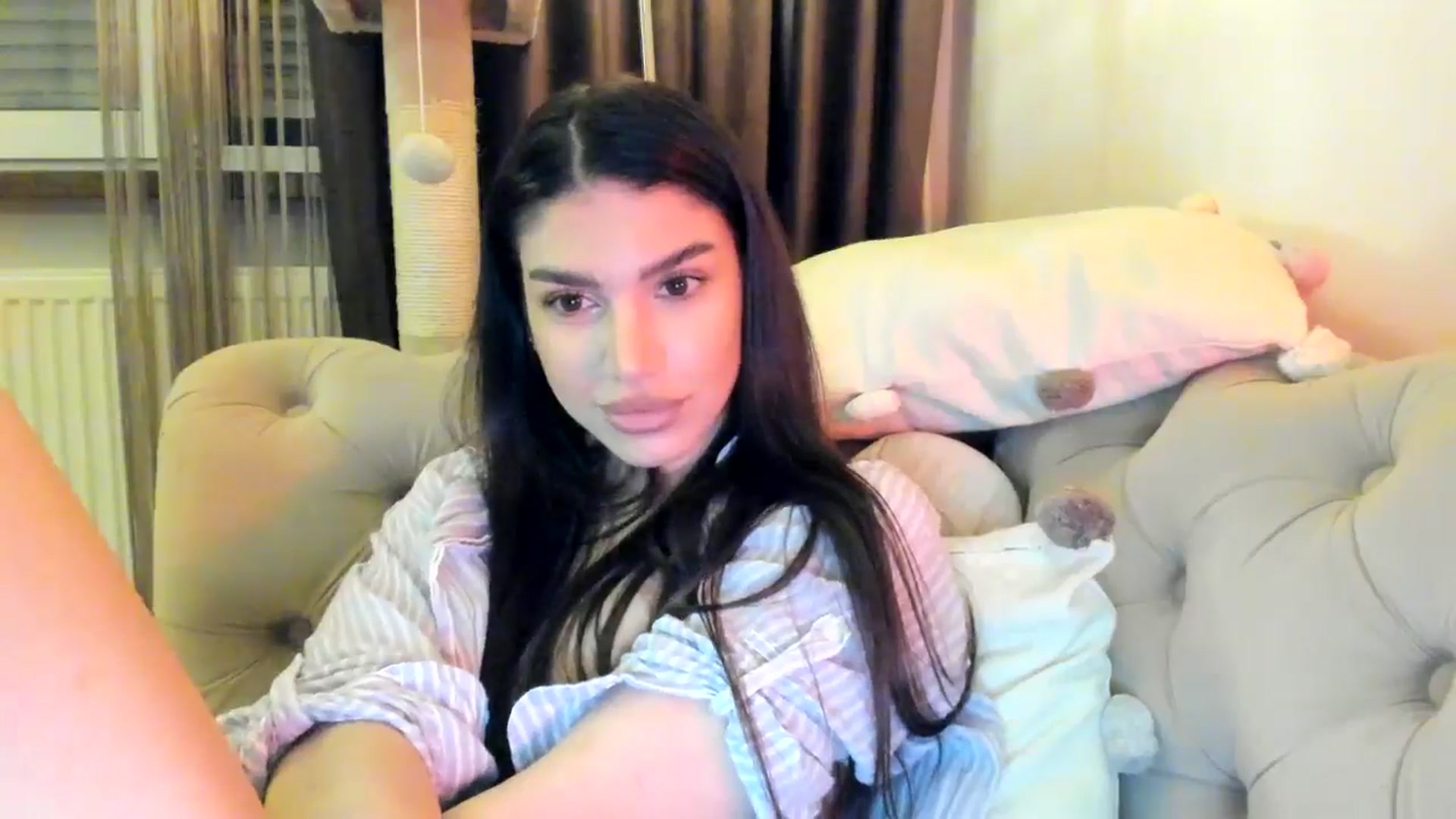 Gallery image thumbnail from SashaLopez's myfreecams stream on, 11/06/2024, 22:25 image 18 of 20