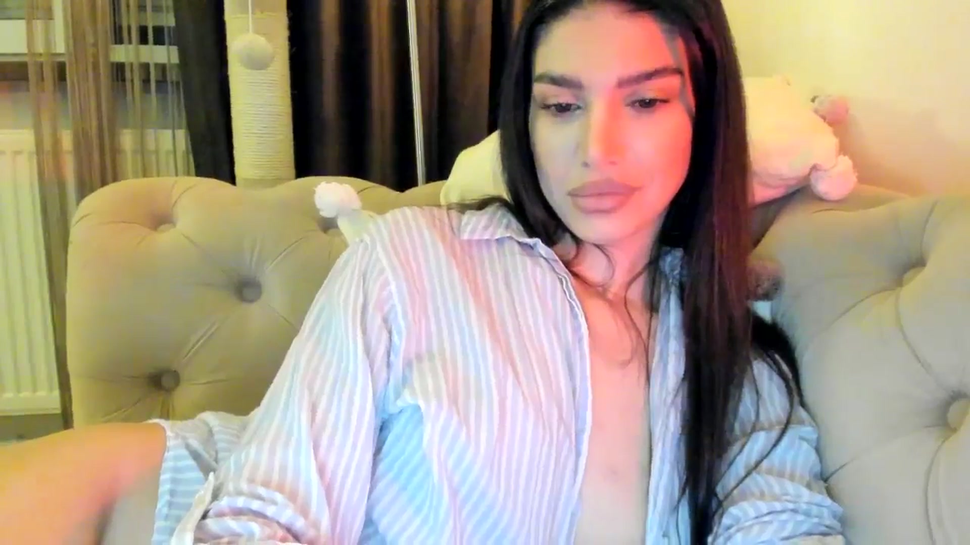 Gallery image thumbnail from SashaLopez's myfreecams stream on, 11/06/2024, 22:25 image 3 of 20
