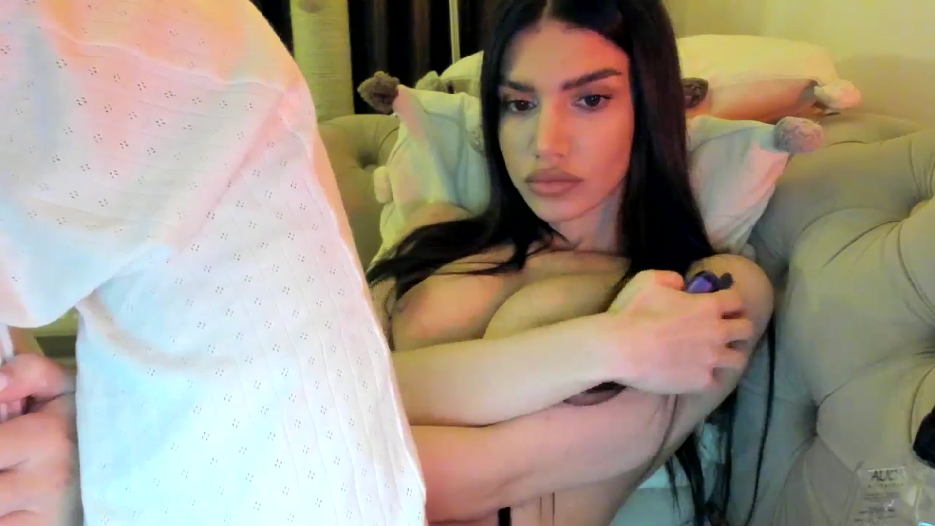 Gallery image thumbnail from SashaLopez's myfreecams stream on, 11/07/2024, 21:36 image 17 of 20