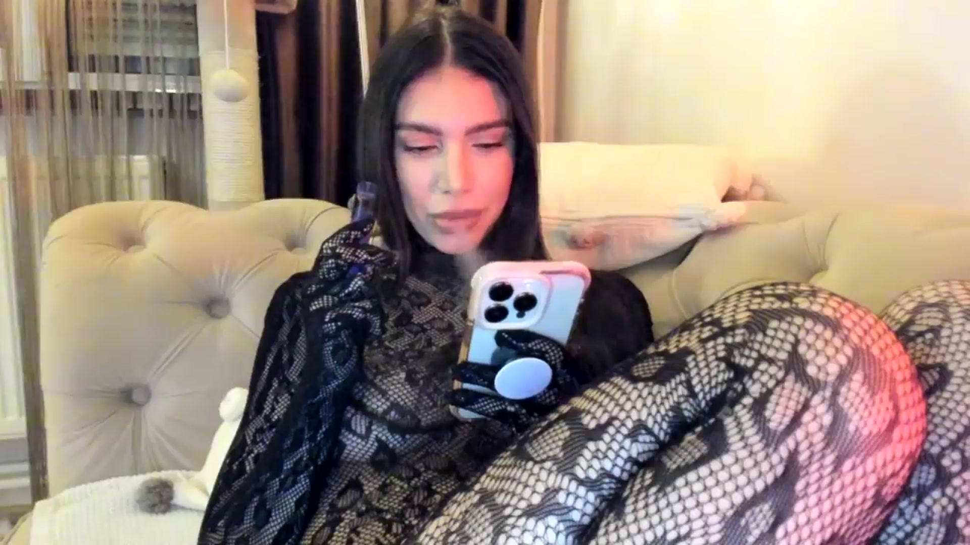 Gallery image thumbnail from SashaLopez's myfreecams stream on, 11/14/2024, 21:19 image 19 of 20