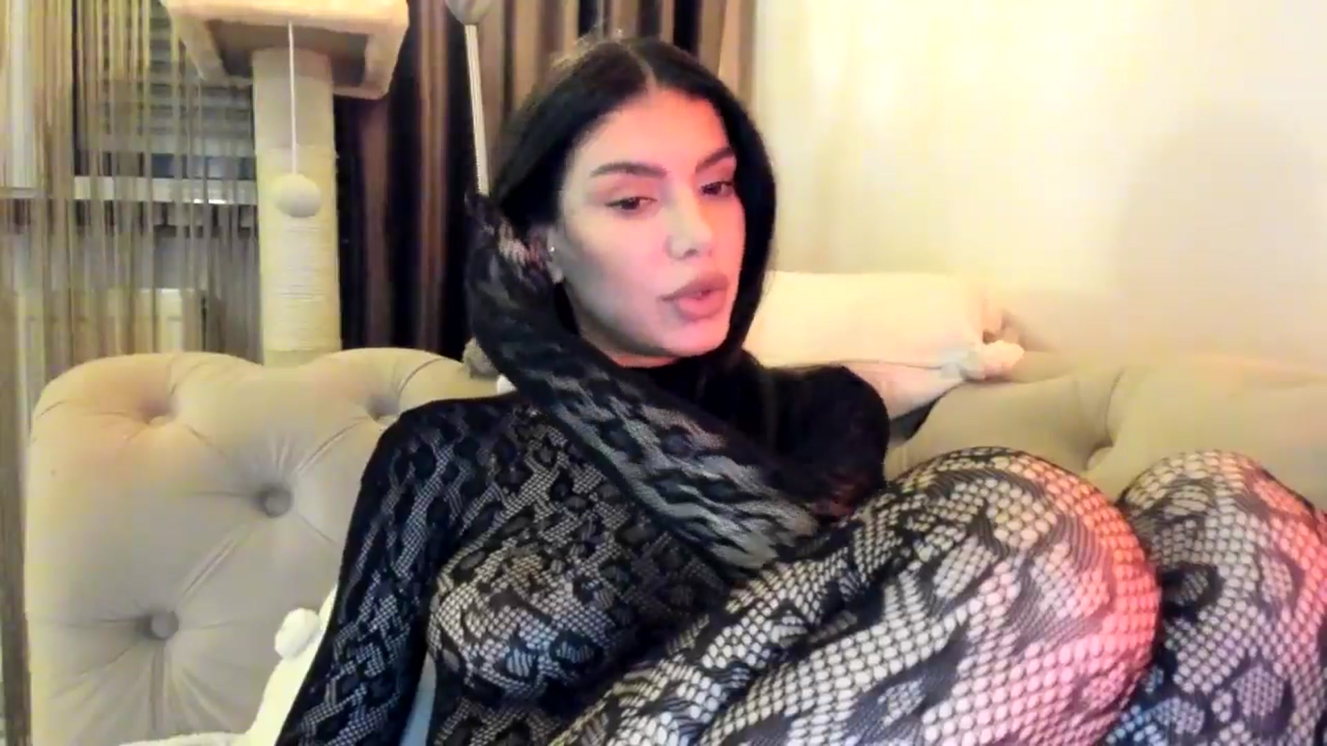 Gallery image thumbnail from SashaLopez's myfreecams stream on, 11/14/2024, 21:19 image 5 of 20