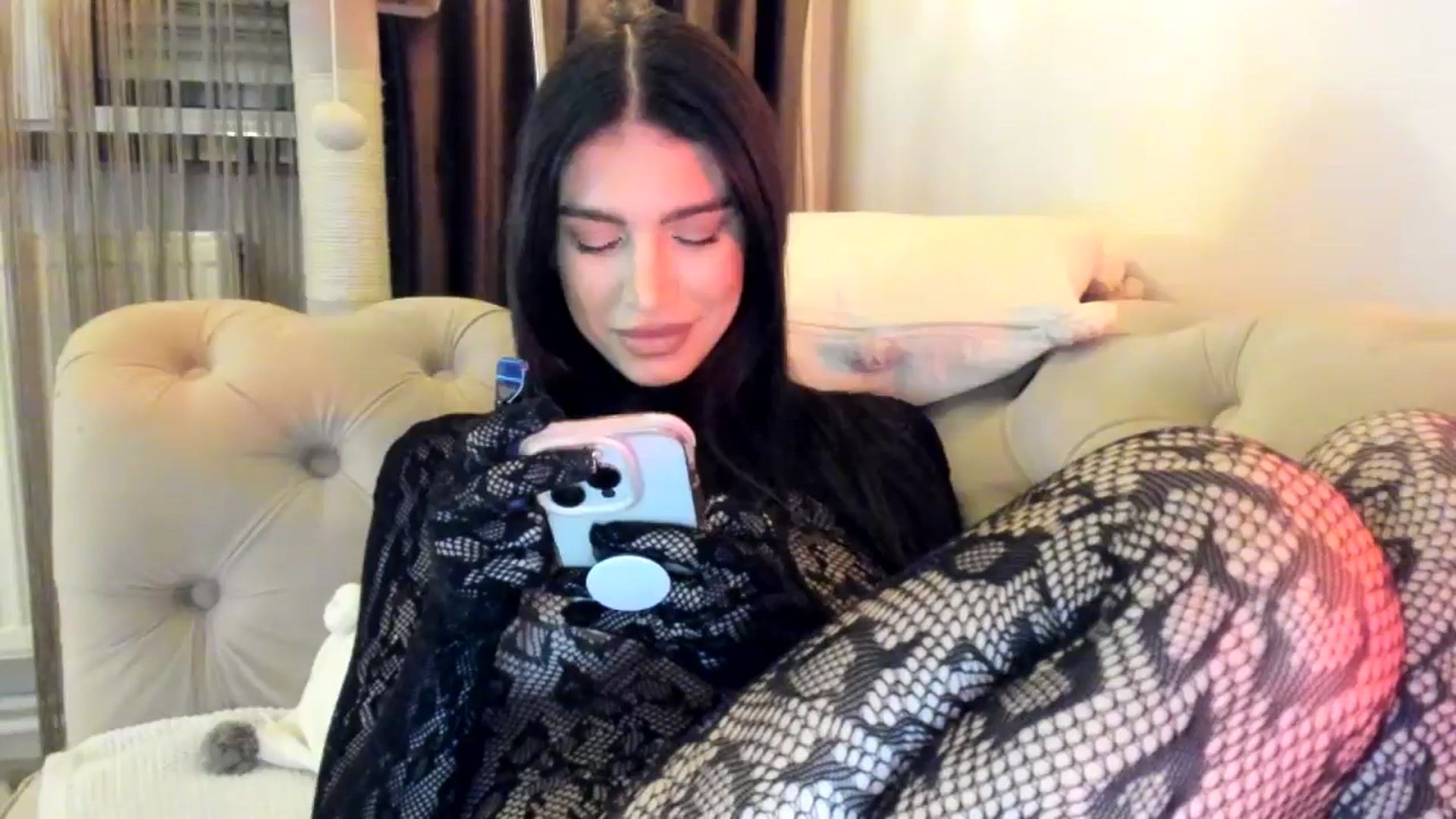 Gallery image thumbnail from SashaLopez's myfreecams stream on, 11/14/2024, 21:19 image 17 of 20