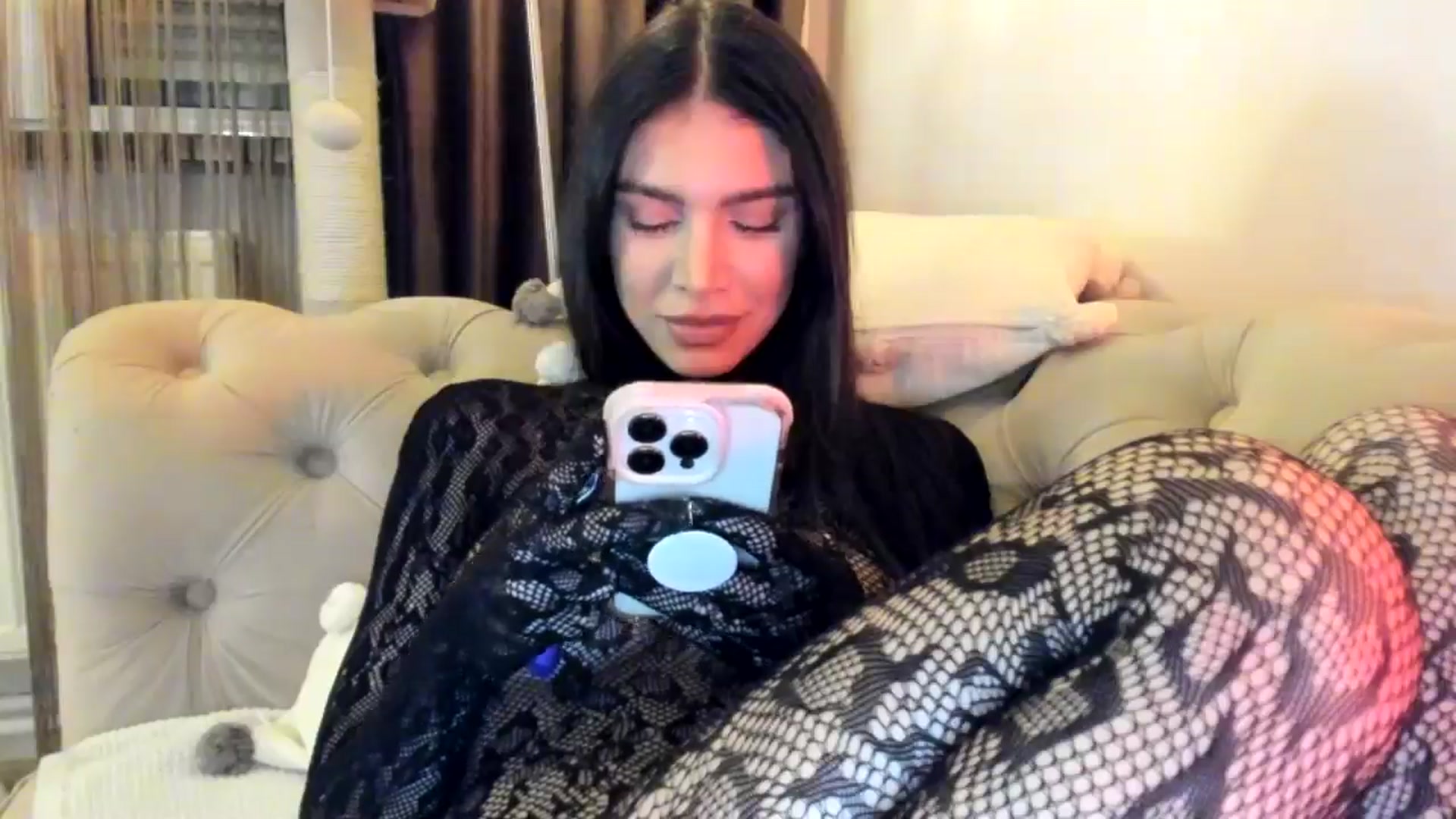 Gallery image thumbnail from SashaLopez's myfreecams stream on, 11/14/2024, 21:19 image 15 of 20