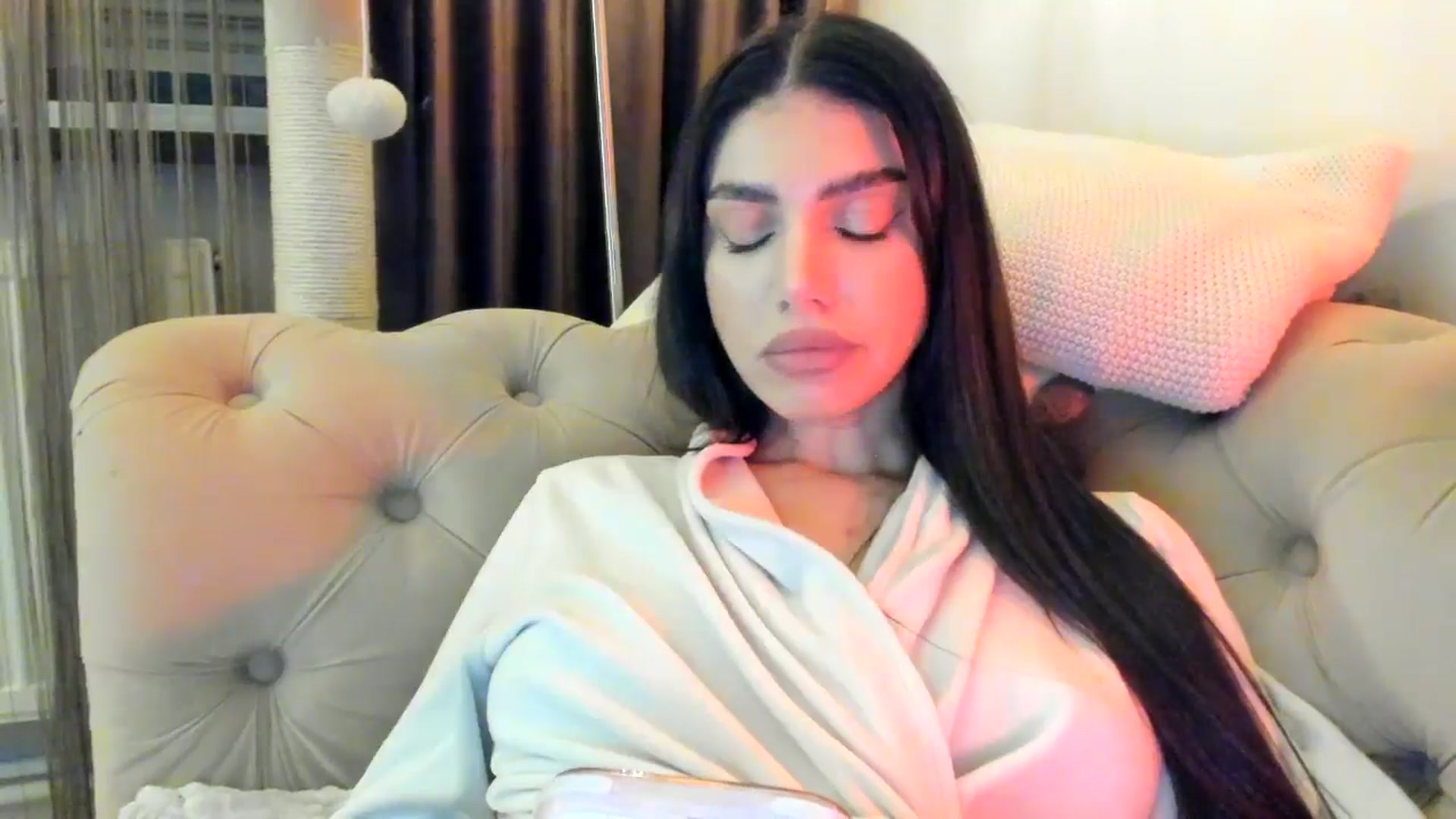 Gallery image thumbnail from SashaLopez's myfreecams stream on, 11/19/2024, 21:49 image 3 of 20