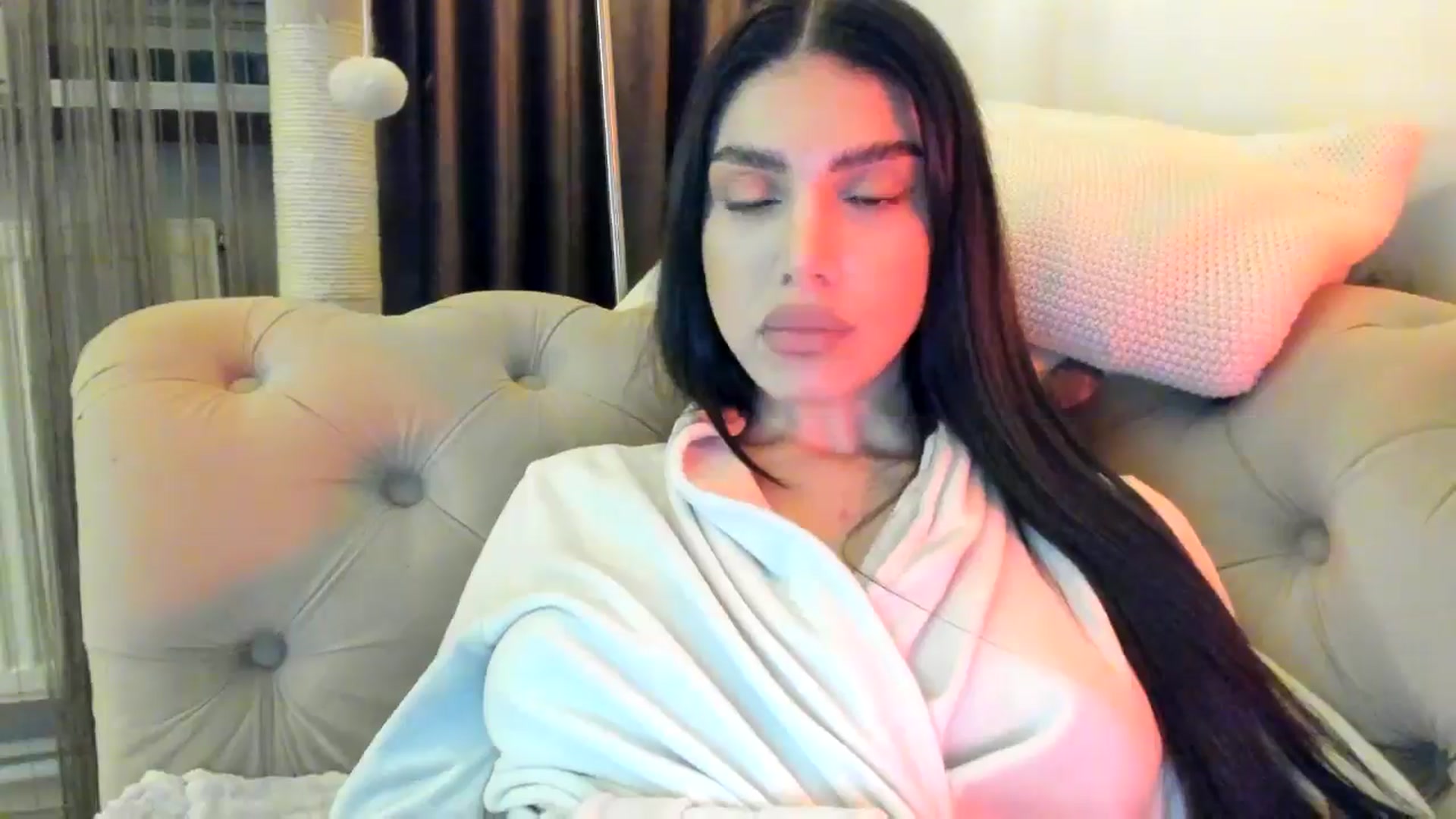 Gallery image thumbnail from SashaLopez's myfreecams stream on, 11/19/2024, 21:49 image 2 of 20