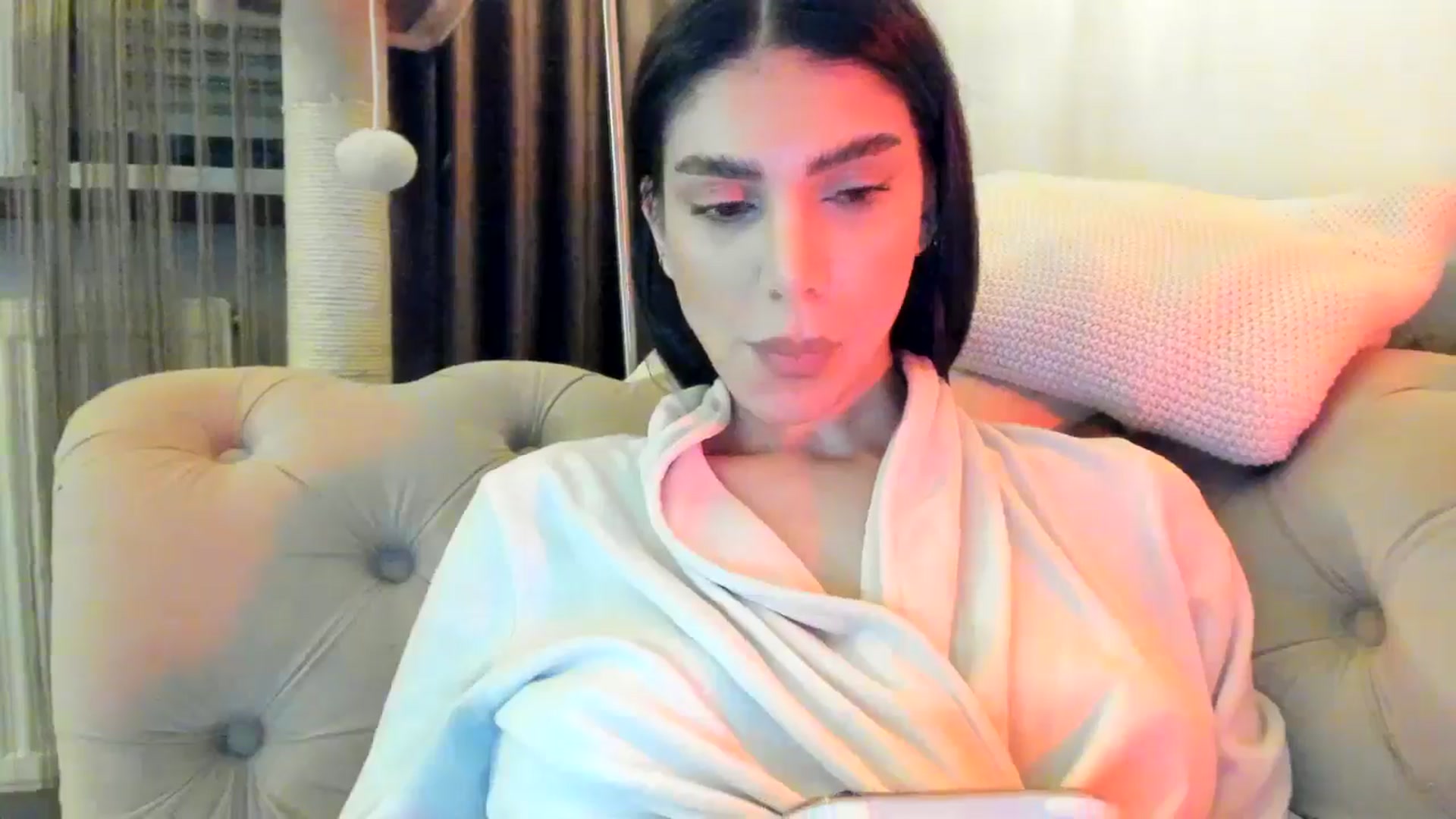 Gallery image thumbnail from SashaLopez's myfreecams stream on, 11/19/2024, 21:49 image 10 of 20