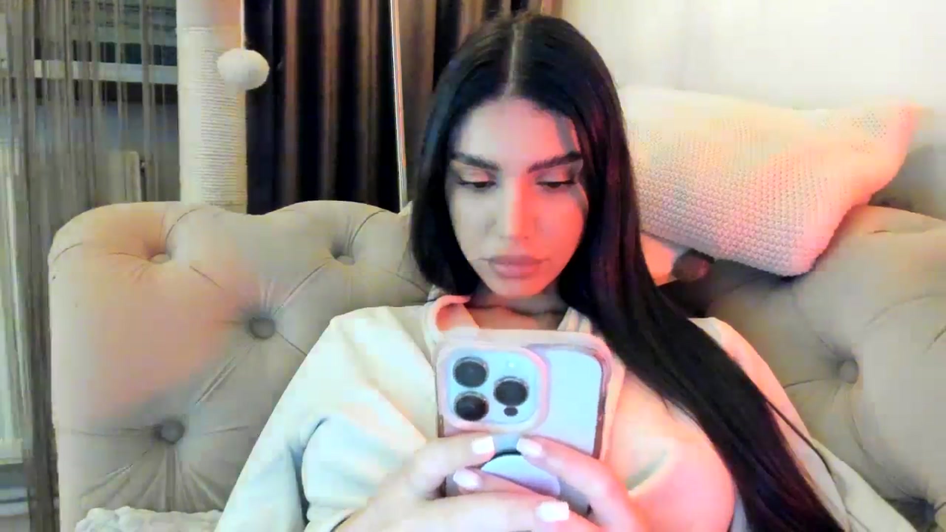 Gallery image thumbnail from SashaLopez's myfreecams stream on, 11/19/2024, 21:49 image 6 of 20