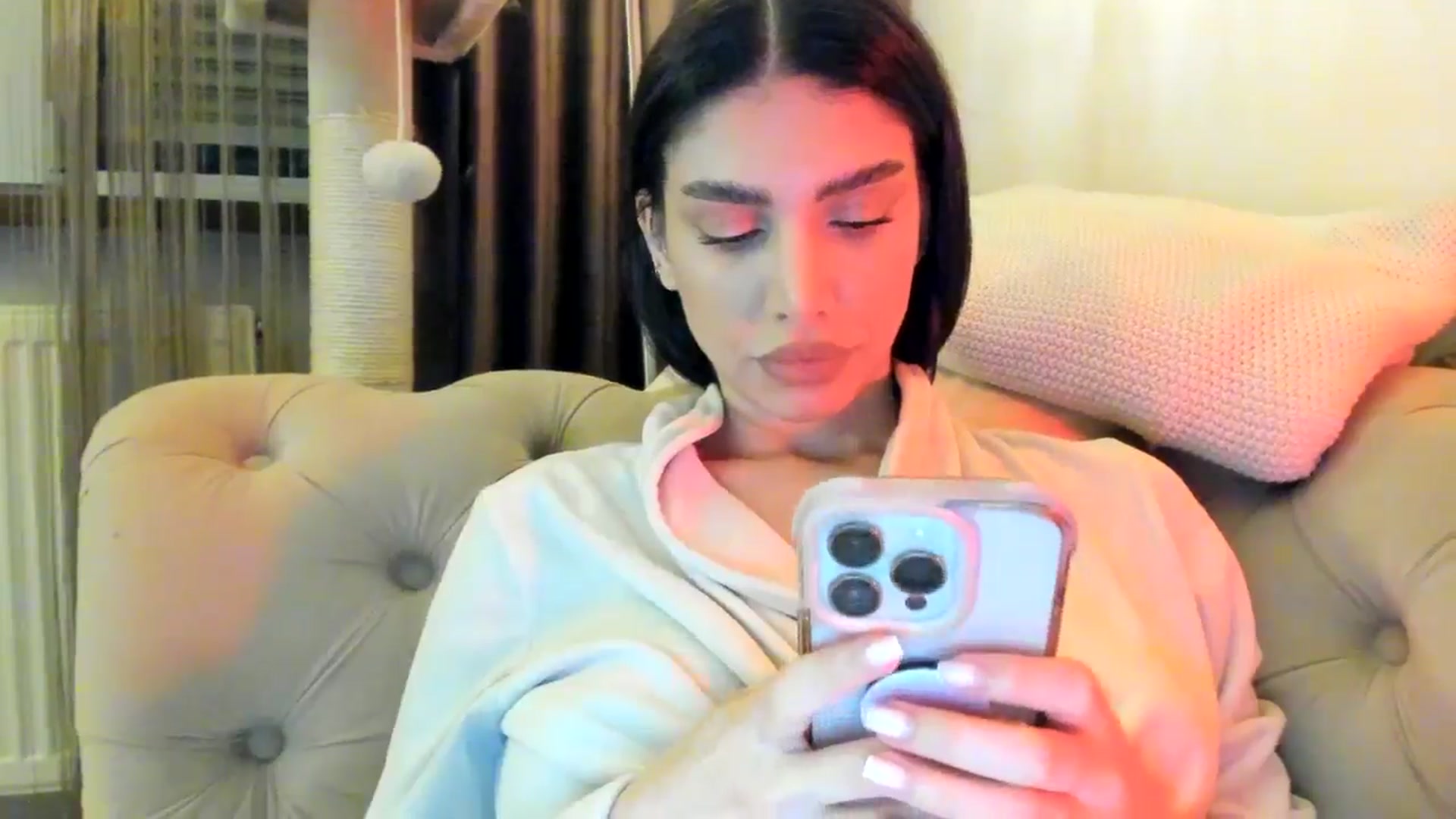 Gallery image thumbnail from SashaLopez's myfreecams stream on, 11/19/2024, 21:49 image 8 of 20