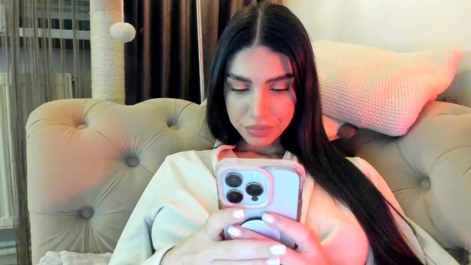 Gallery image thumbnail from SashaLopez's myfreecams stream on, 11/19/2024, 21:49 image 5 of 20