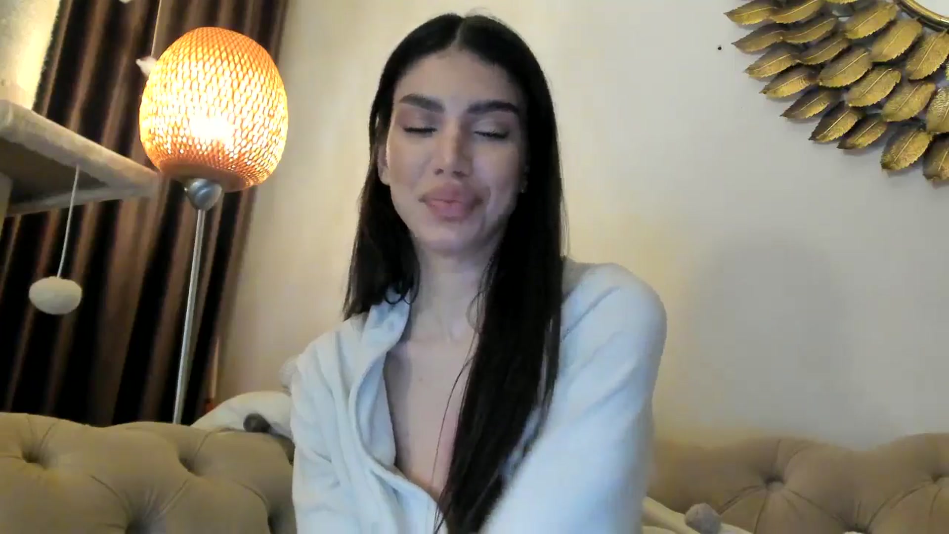 Gallery image thumbnail from SashaLopez's myfreecams stream on, 11/20/2024, 24:10 image 11 of 20
