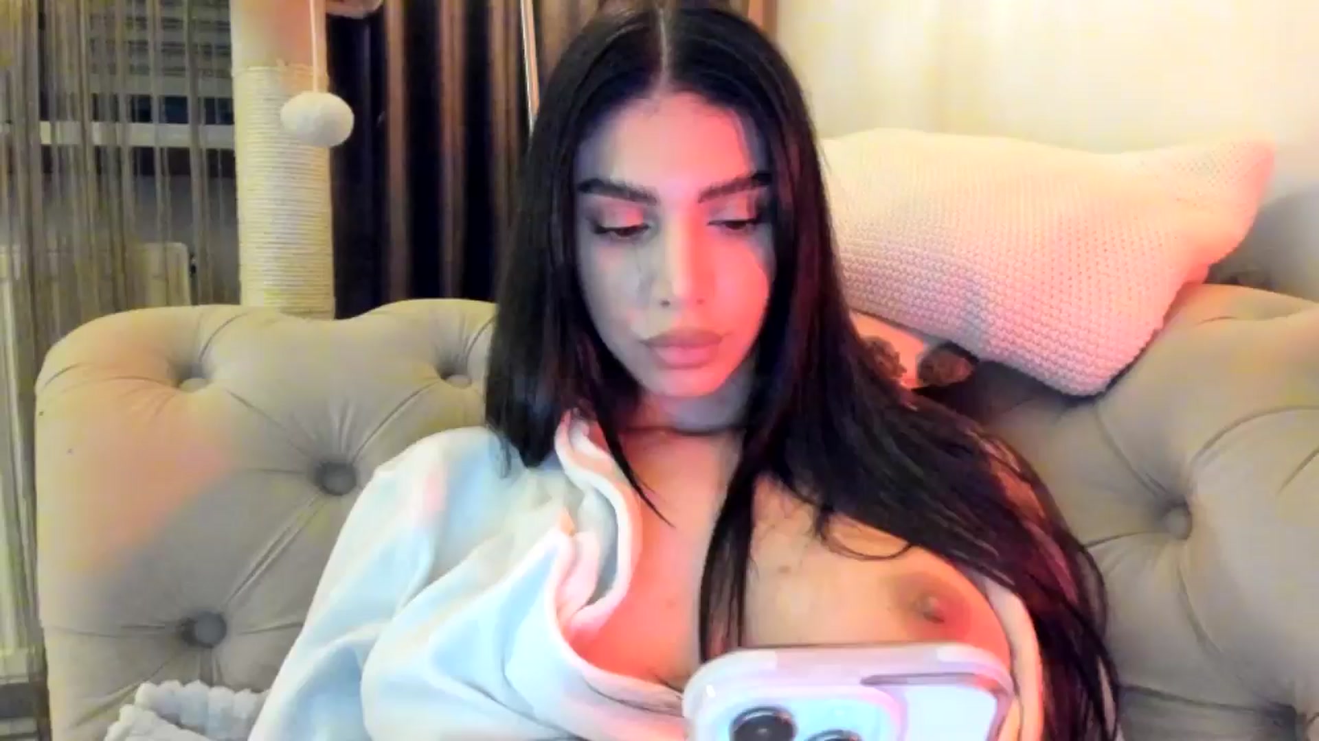Gallery image thumbnail from SashaLopez's myfreecams stream on, 11/20/2024, 24:10 image 1 of 20