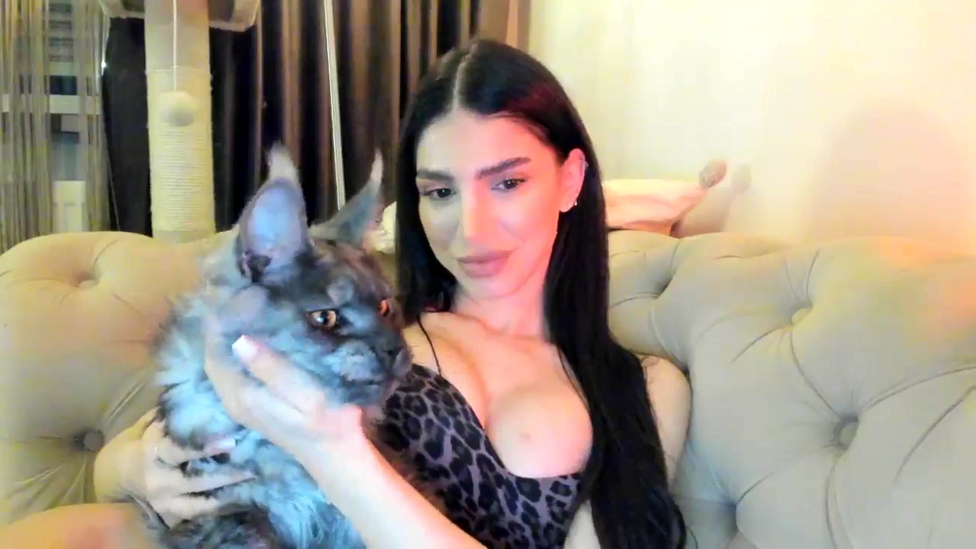 Gallery image thumbnail from SashaLopez's myfreecams stream on, 11/24/2024, 24:00 image 12 of 20