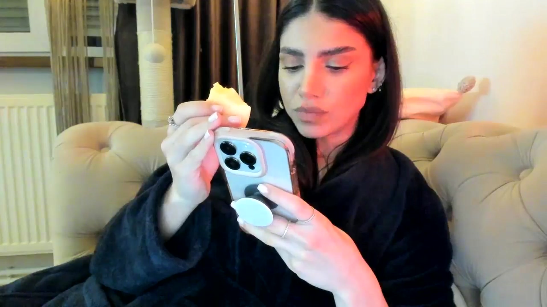 Gallery image thumbnail from SashaLopez's myfreecams stream on, 11/24/2024, 24:00 image 18 of 20