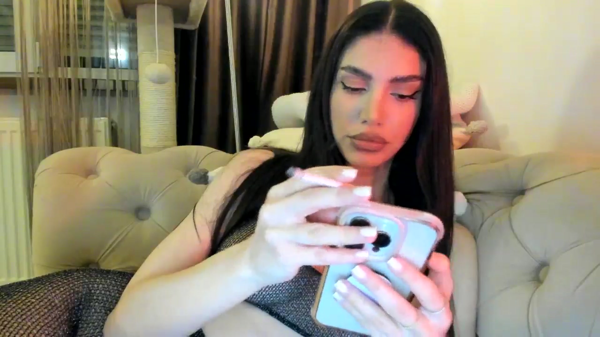 Gallery image thumbnail from SashaLopez's myfreecams stream on, 12/01/2024, 21:09 image 4 of 20