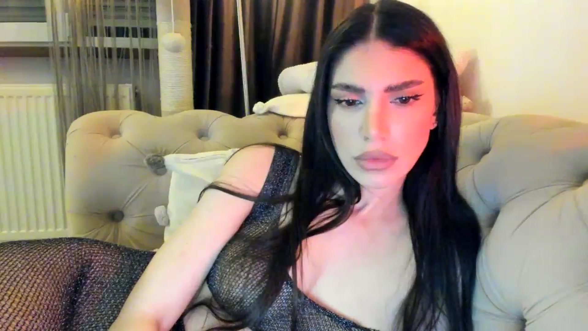 Gallery image thumbnail from SashaLopez's myfreecams stream on, 12/01/2024, 23:32 image 2 of 20