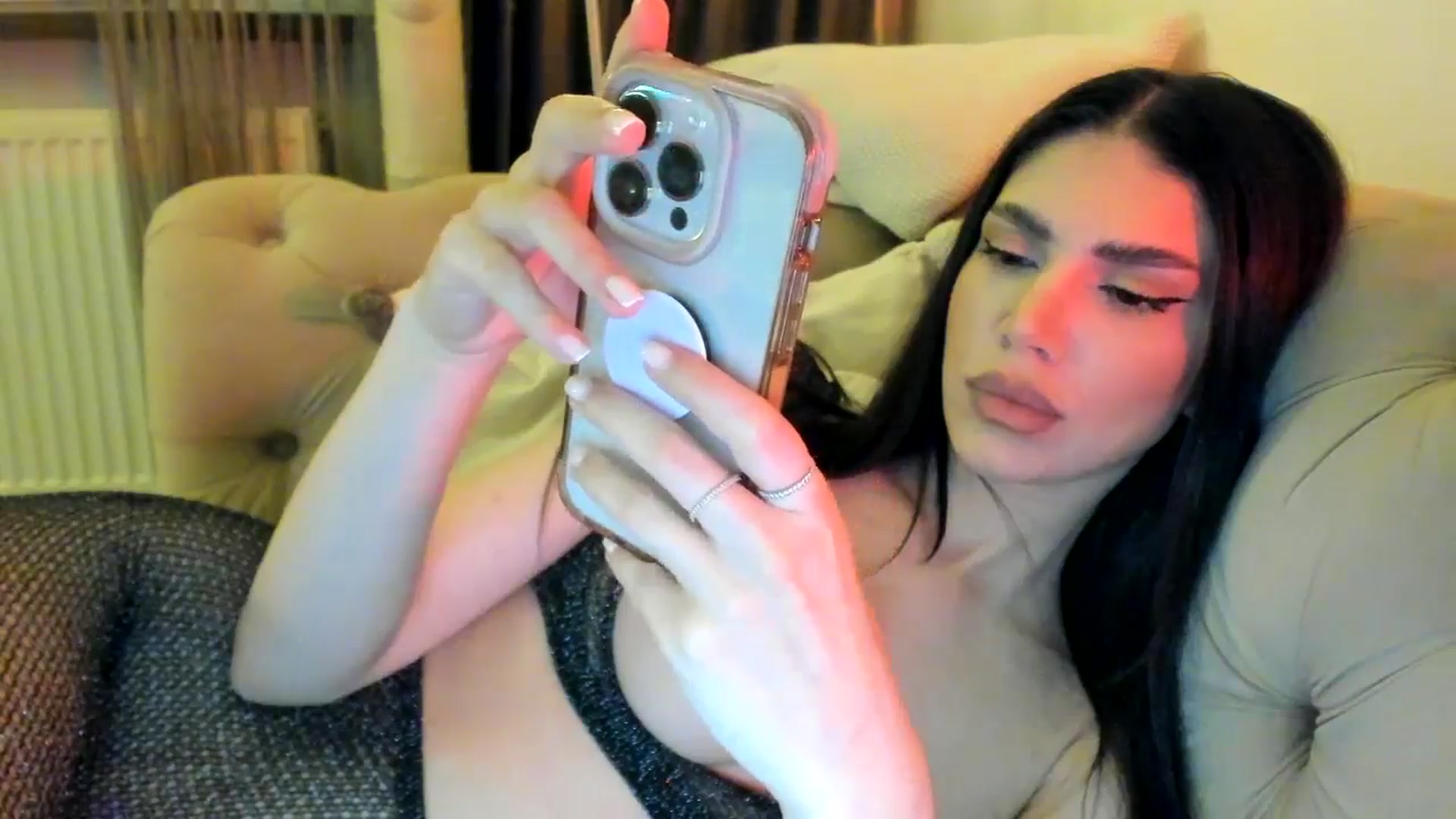 Gallery image thumbnail from SashaLopez's myfreecams stream on, 12/01/2024, 23:32 image 4 of 20