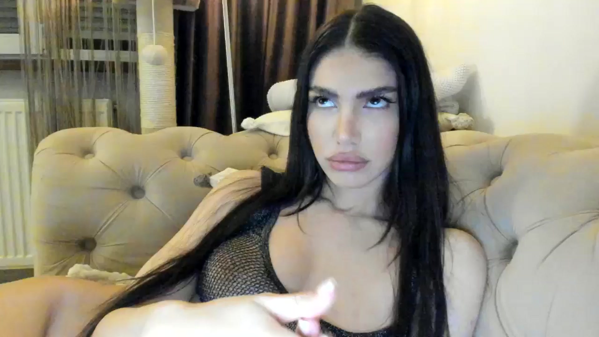 Gallery image thumbnail from SashaLopez's myfreecams stream on, 12/01/2024, 23:54 image 14 of 20