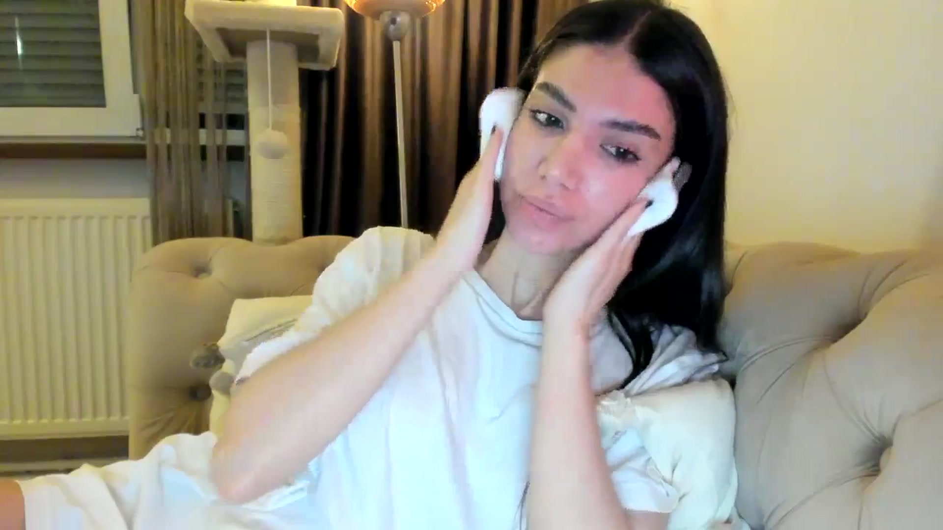 Gallery image thumbnail from SashaLopez's myfreecams stream on, 12/15/2024, 01:29 image 17 of 20