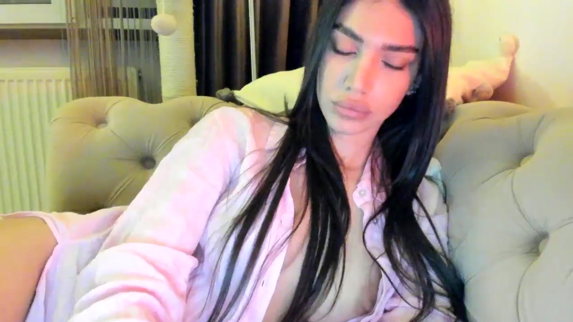 Gallery image thumbnail from SashaLopez's myfreecams stream on, 12/16/2024, 22:03 image 7 of 20